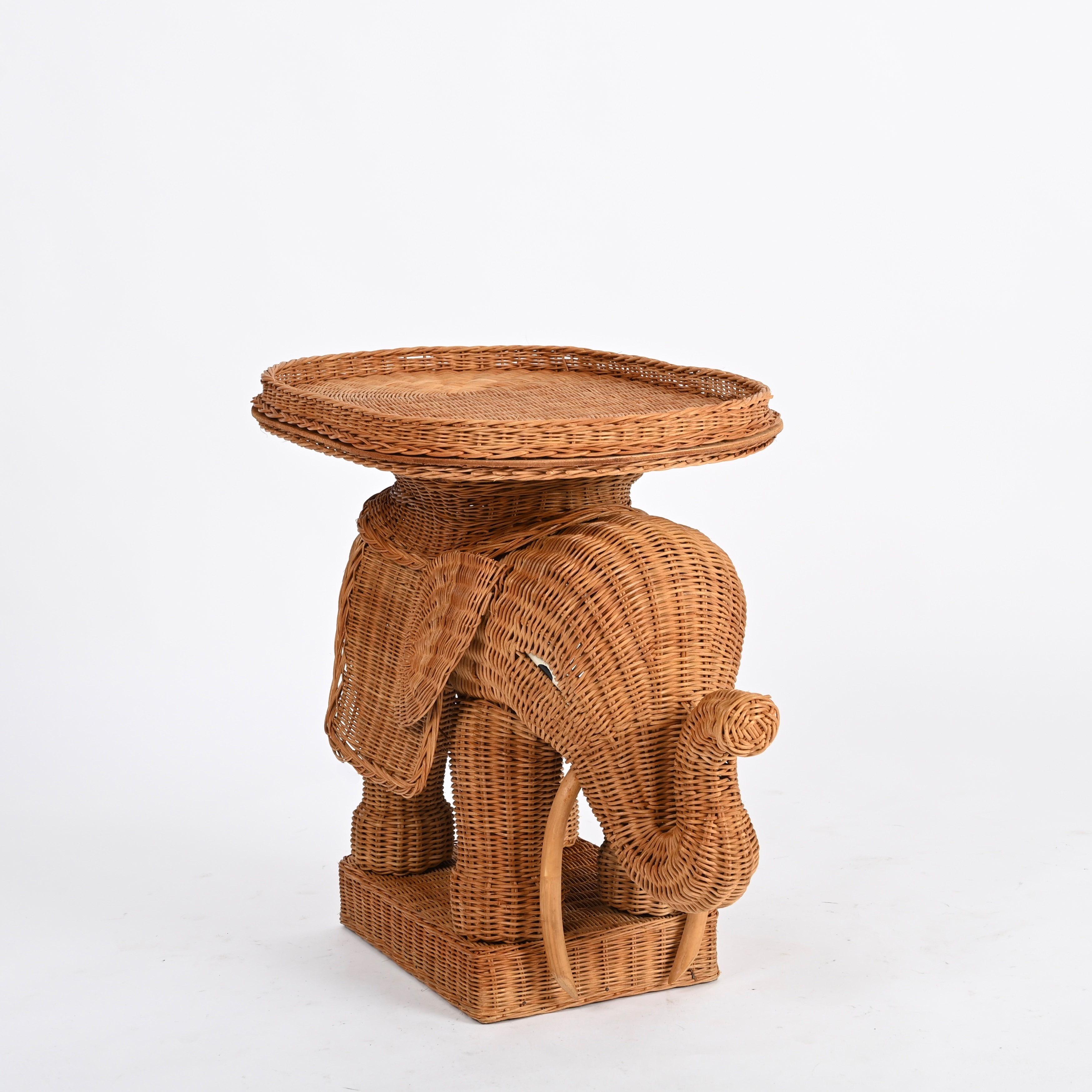 Großer Beistelltisch aus Rattan und Korbweide mit Elefantenmotiv von Vivai del Sud, Italien 1970er Jahre 8