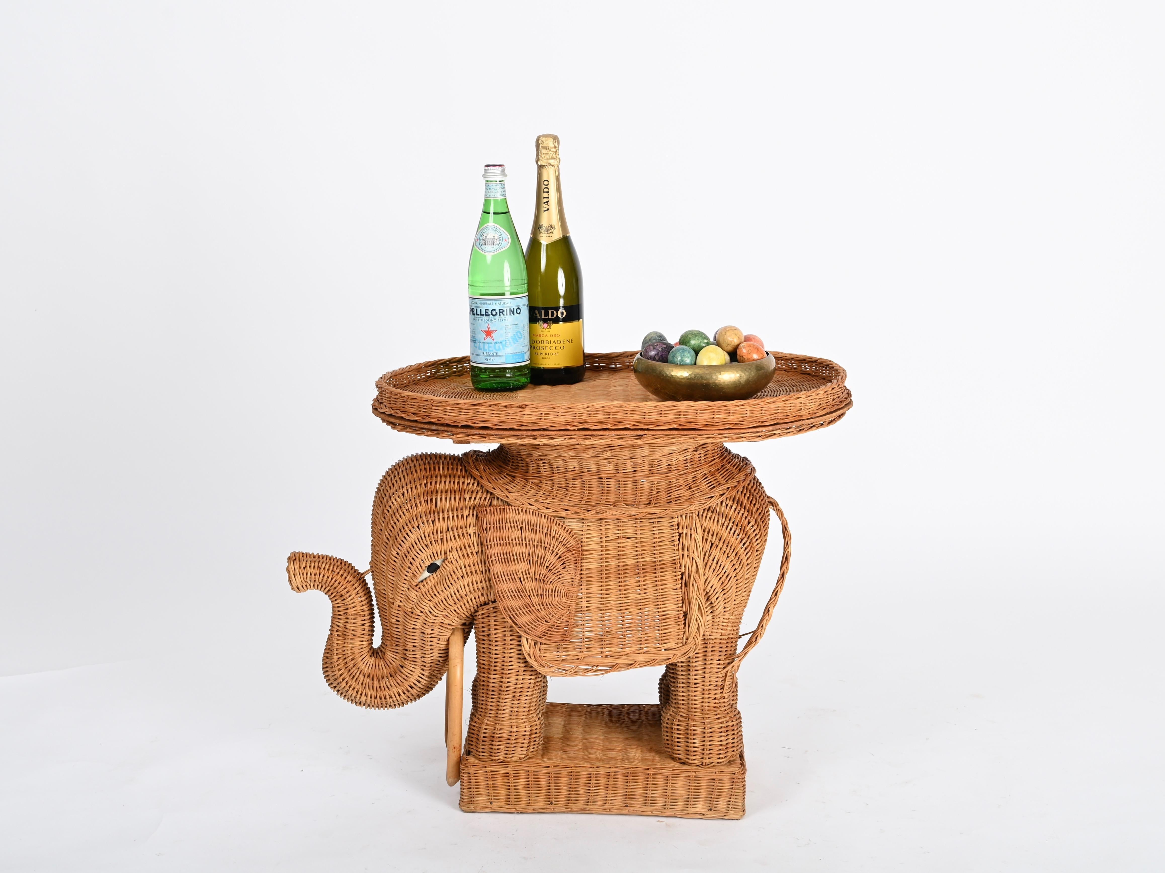 Großer Beistelltisch aus Rattan und Korbweide mit Elefantenmotiv von Vivai del Sud, Italien 1970er Jahre 9