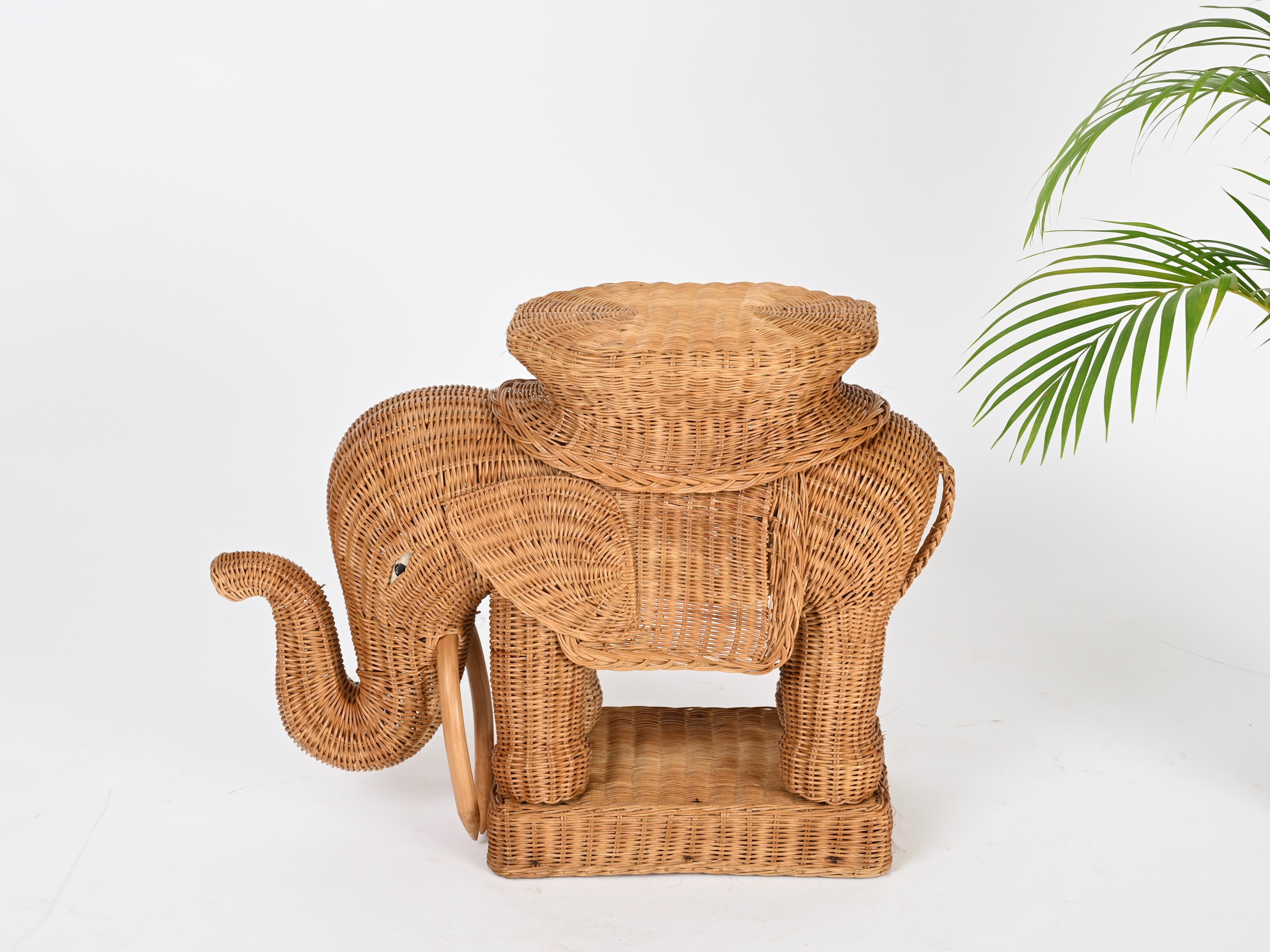Großer Beistelltisch aus Rattan und Korbweide mit Elefantenmotiv von Vivai del Sud, Italien 1970er Jahre im Zustand „Gut“ in Roma, IT