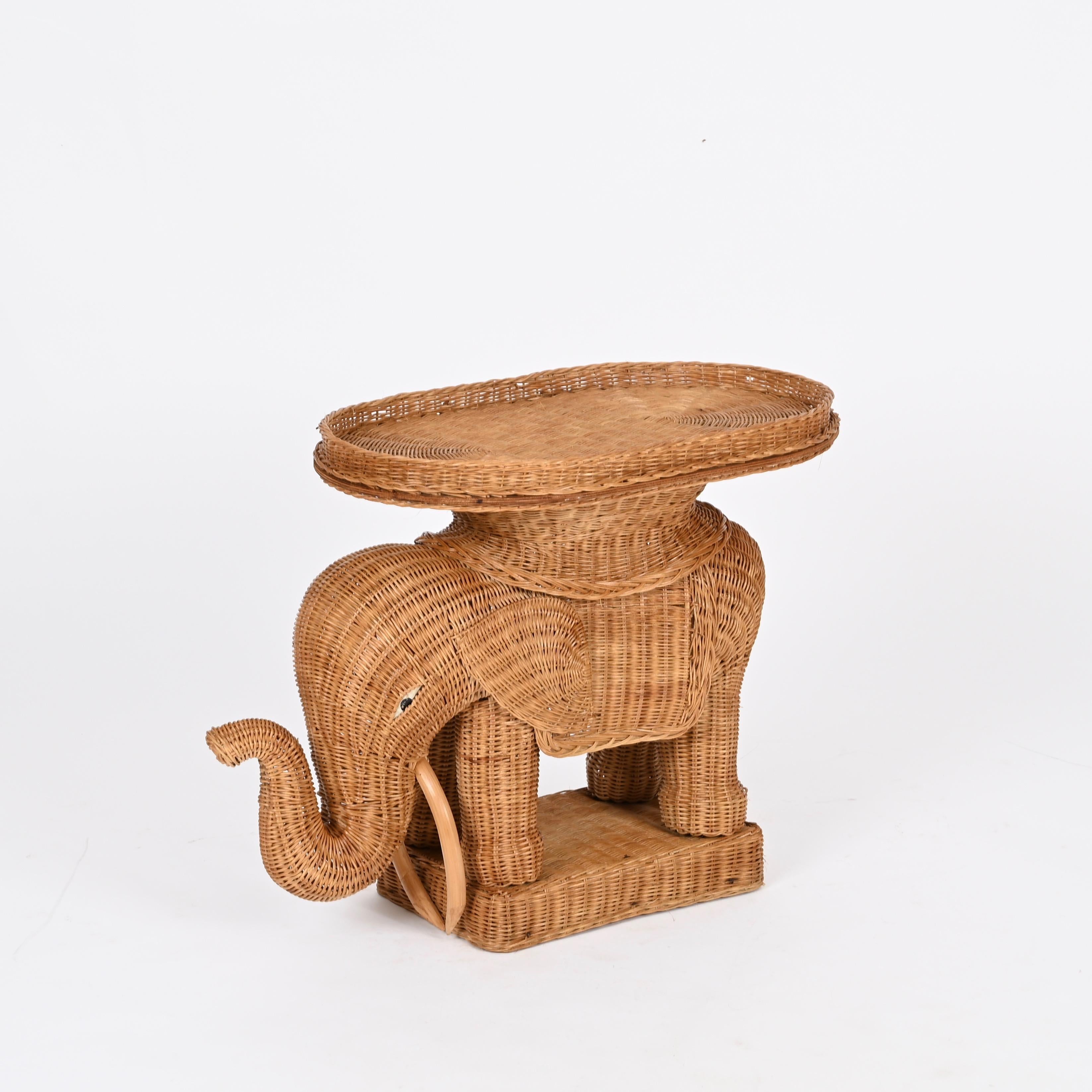 Großer Beistelltisch aus Rattan und Korbweide mit Elefantenmotiv von Vivai del Sud, Italien 1970er Jahre 1