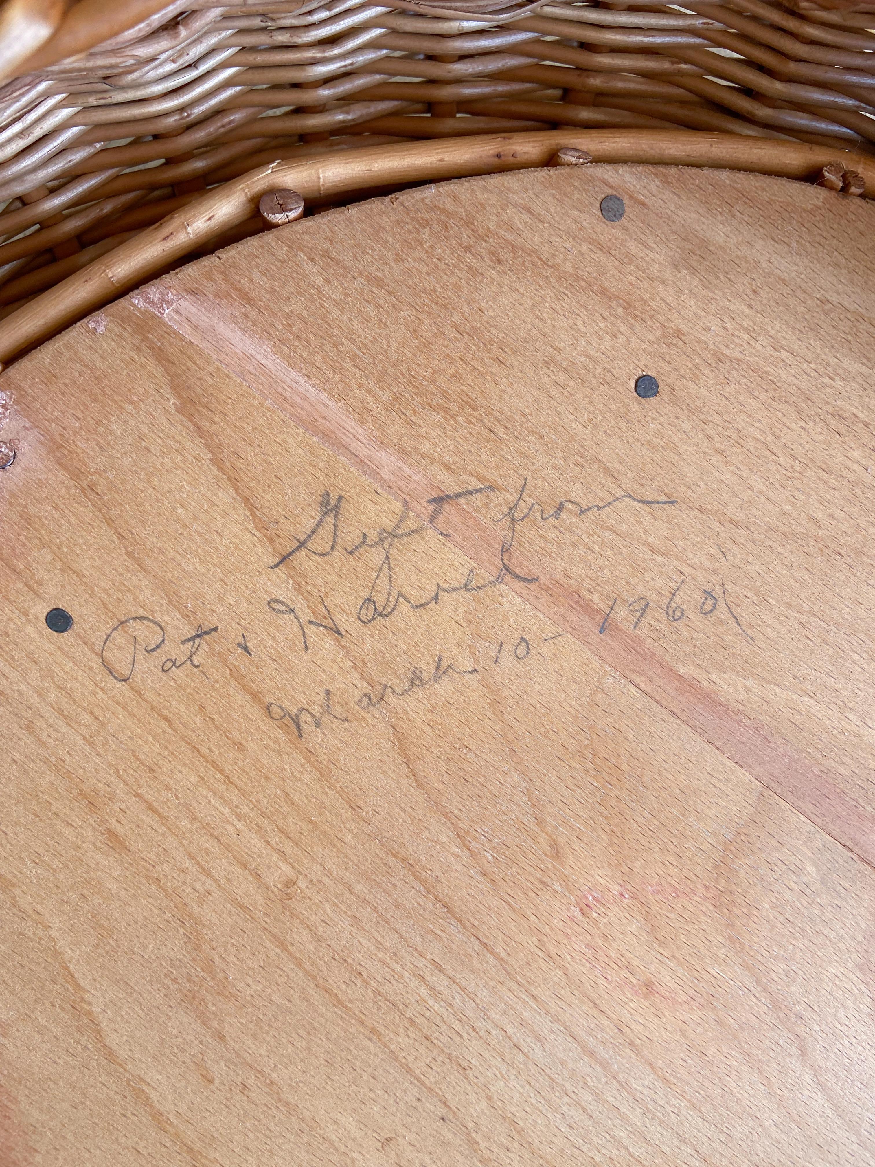 Milieu du XXe siècle Grand tabouret en rotin et bois attribué à Tony Paul, 1960 en vente