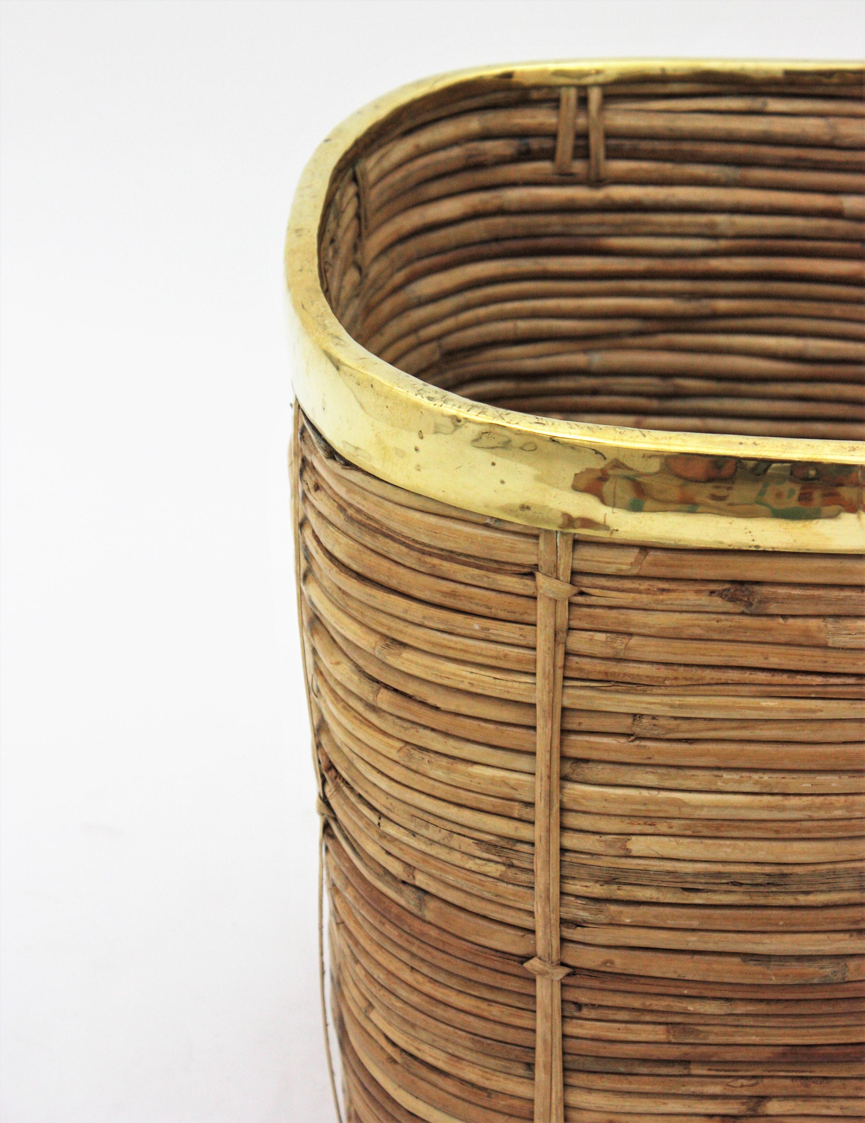 Large Italian Rattan and Brass Crespi Style Square Basket Planter, 1970s In Good Condition For Sale In Barcelona, ES