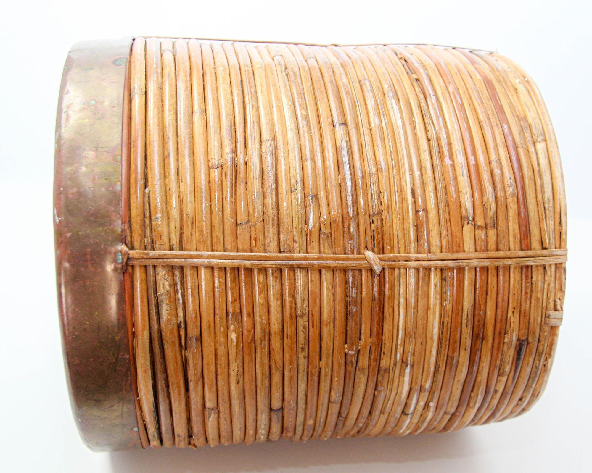 Large Rattan Bamboo Round Planter Brass Rim Italy, 1970s For Sale 1