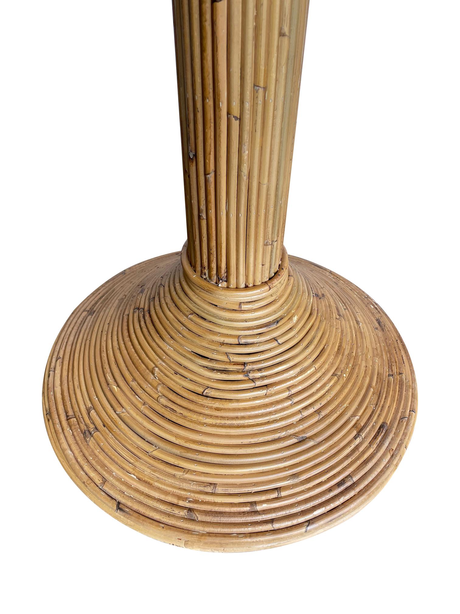 Grand lampadaire en rotin en forme de palmier, comprenant trois ampoules insérées dans des noix de coco en vente 1