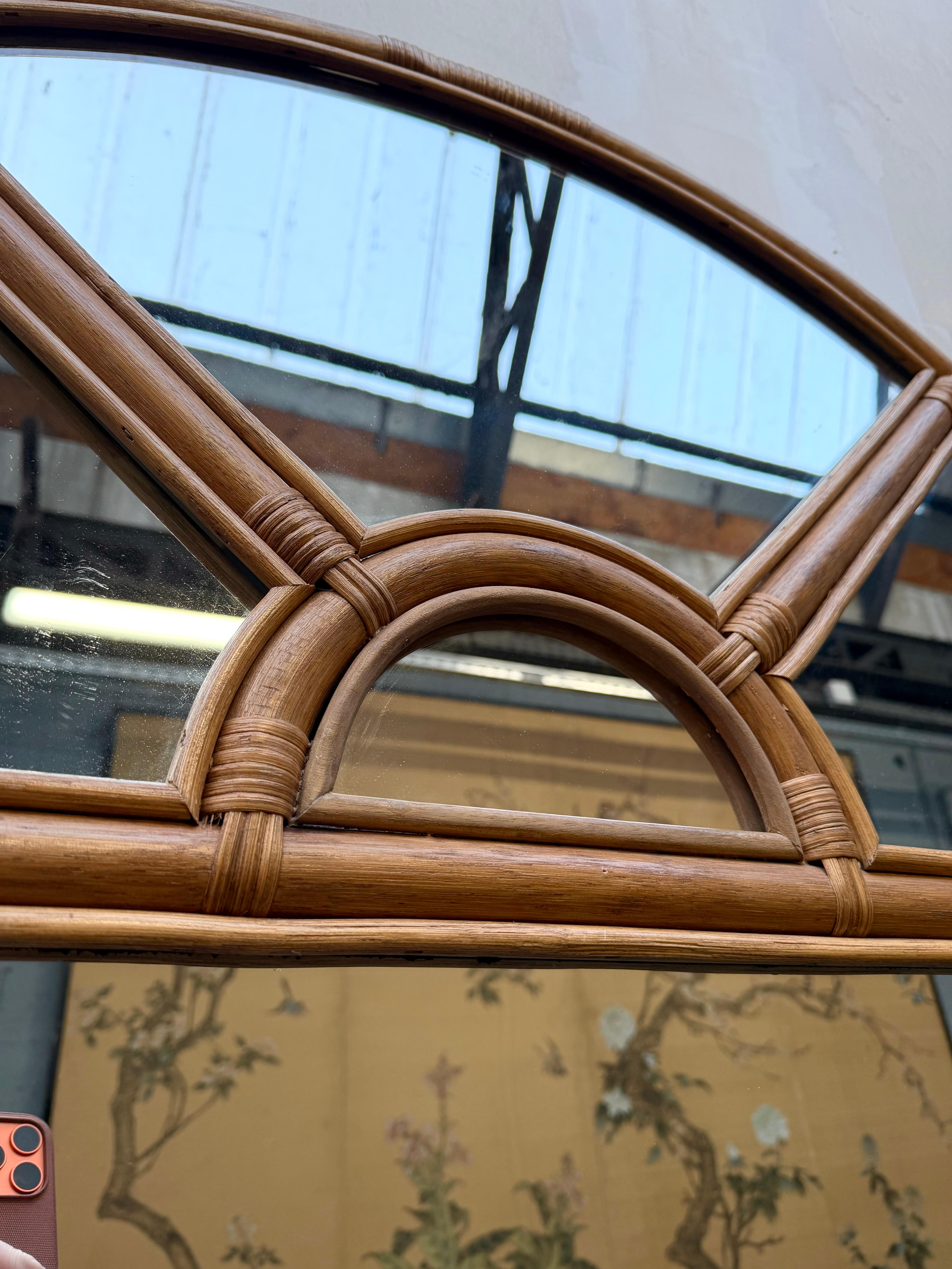 Specchio grande in rattan parcellizzato . Italia, anni '70 in vendita 7