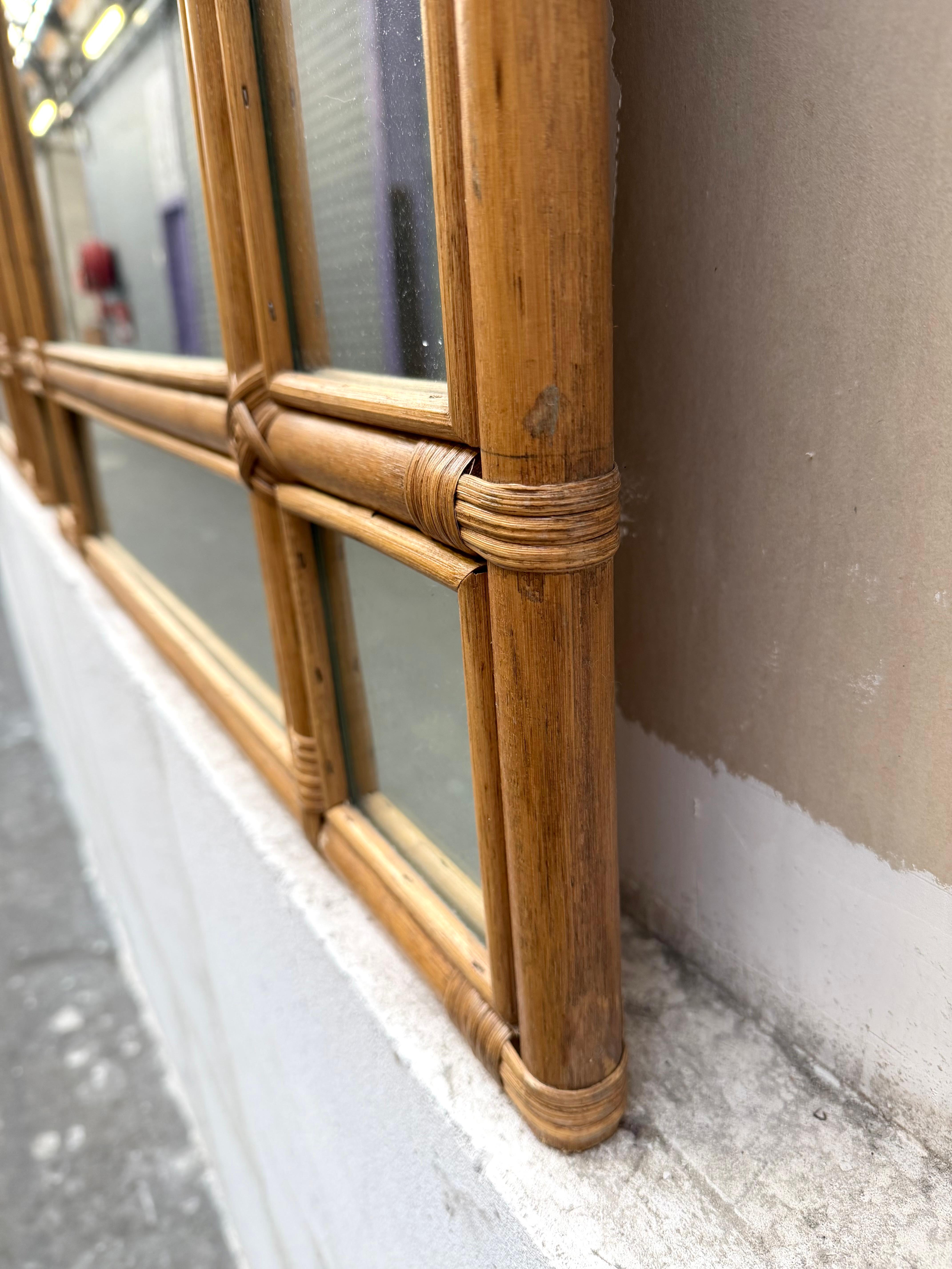 Specchio grande in rattan parcellizzato . Italia, anni '70 in vendita 2