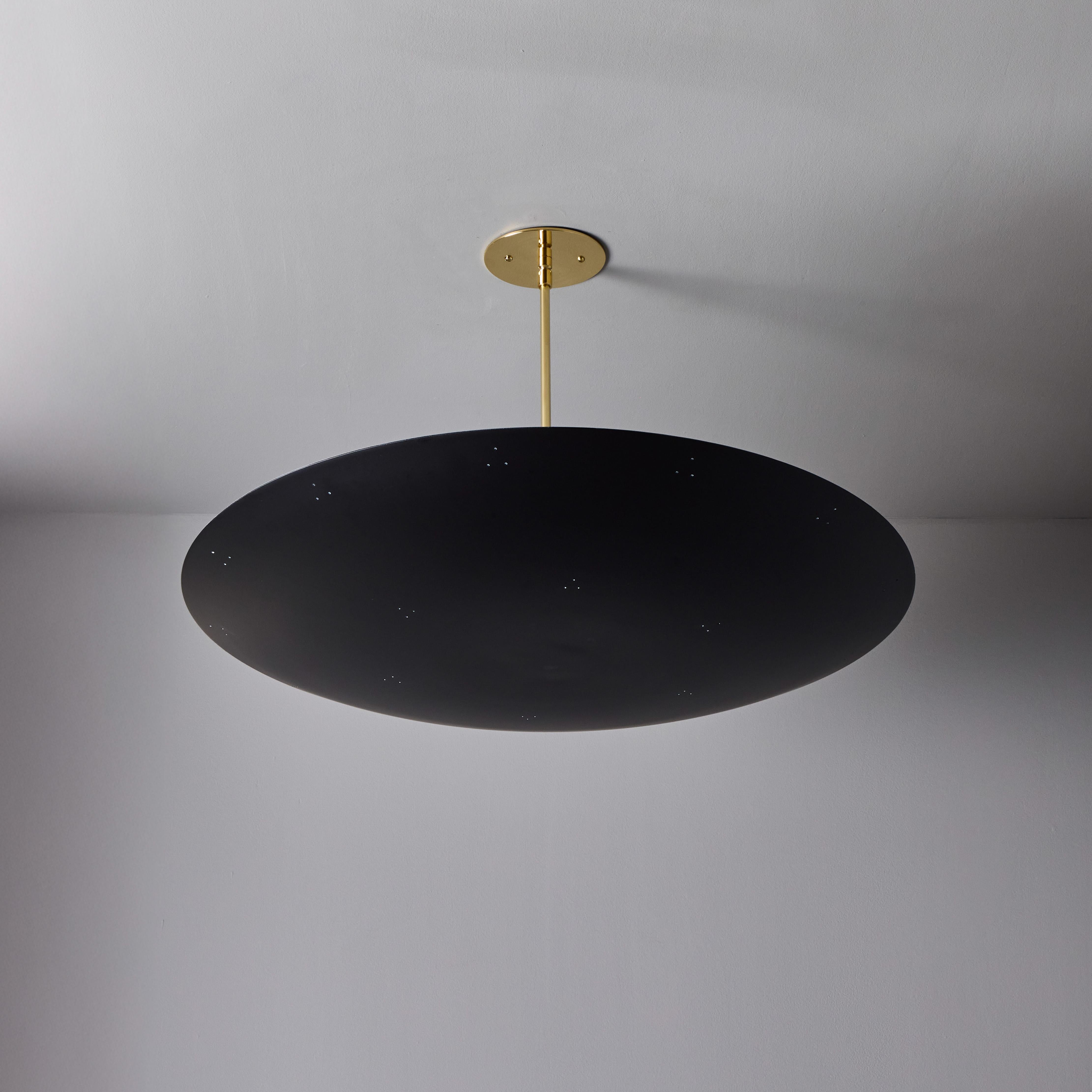 XXI secolo e contemporaneo Grande lampadario a cupola in metallo traforato Raul Reyes 'Rey 26' in nero in vendita