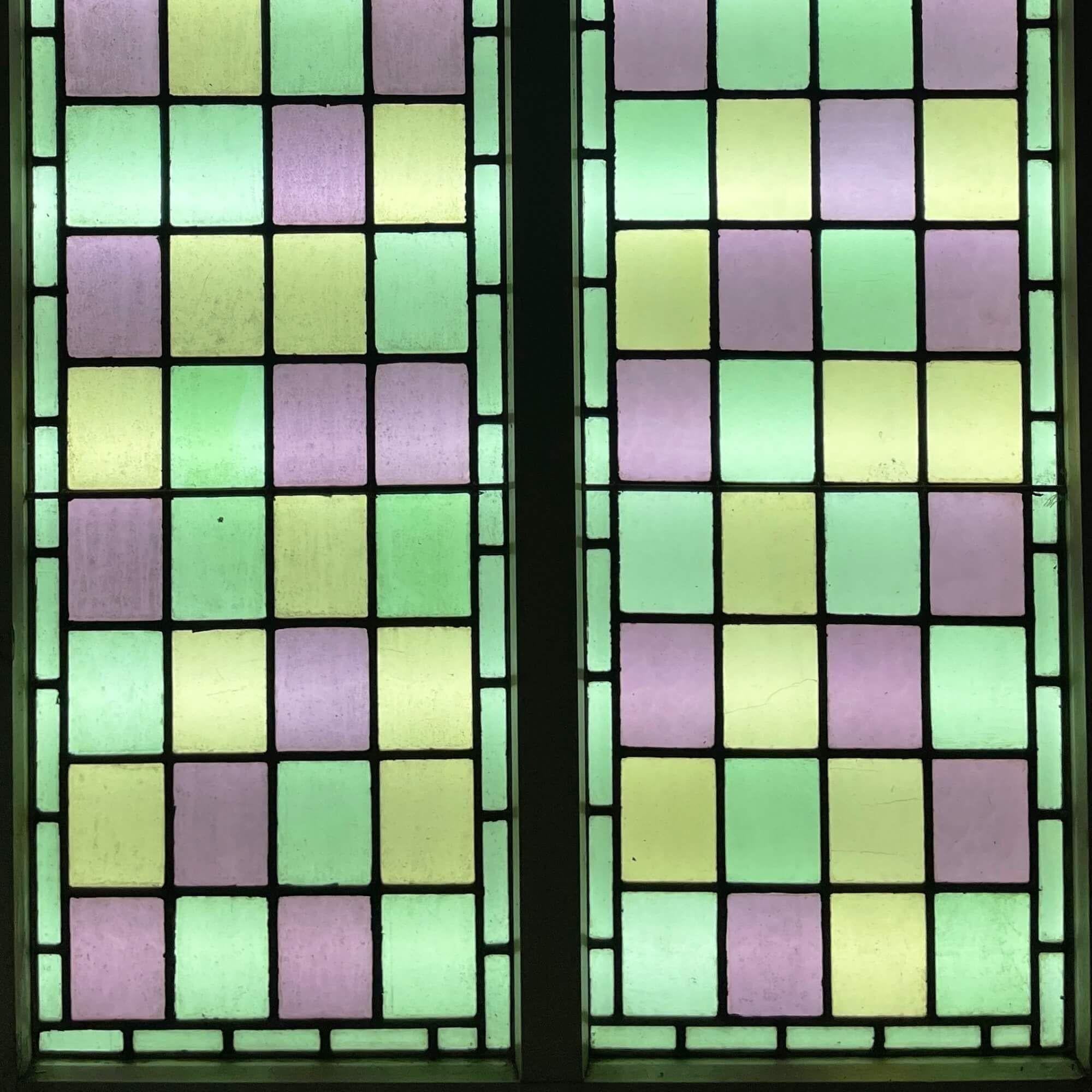 Grandes fenêtres doubles en vitrail à arc récupéré État moyen - En vente à Wormelow, Herefordshire