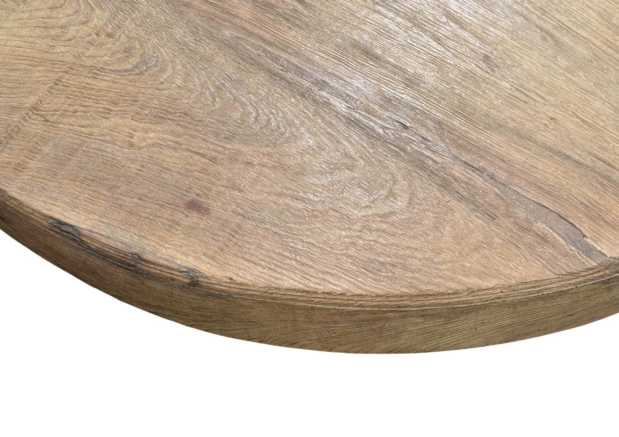 Indonésien Grande table en bois de teck recyclé, finition Nature, moderne et organique en vente