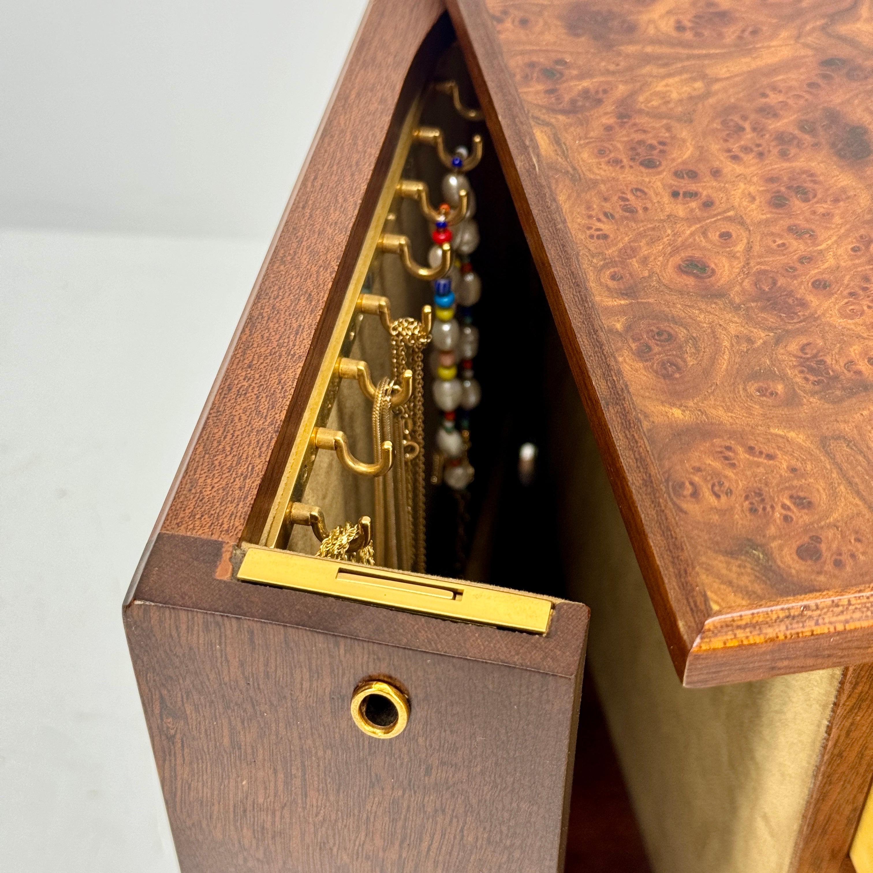 Grande boîte à bijoux italienne rectangulaire en ronce de bois avec 4 tiroirs en vente 8