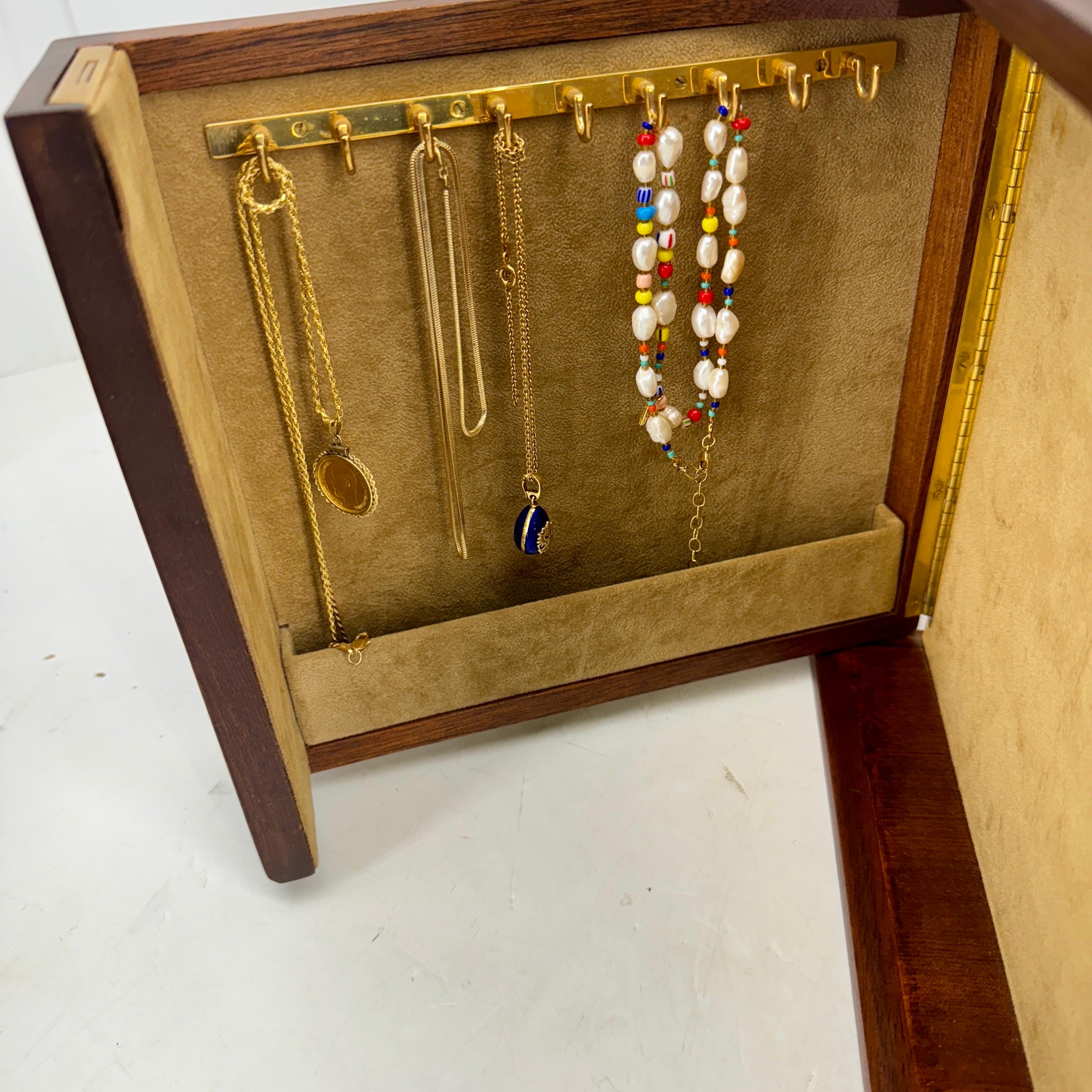 Grande boîte à bijoux italienne rectangulaire en ronce de bois avec 4 tiroirs Bon état - En vente à Haddonfield, NJ