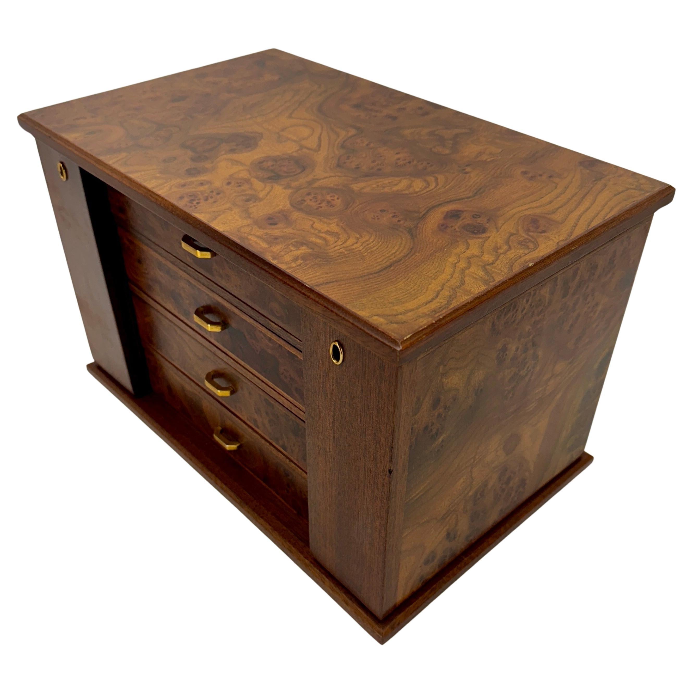 Laiton Grande boîte à bijoux italienne rectangulaire en ronce de bois avec 4 tiroirs en vente