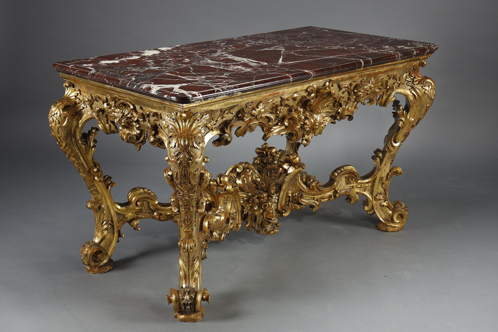 Gran consola rectangular de madera ricamente tallada y dorada, siglo XVIII Dorado en venta