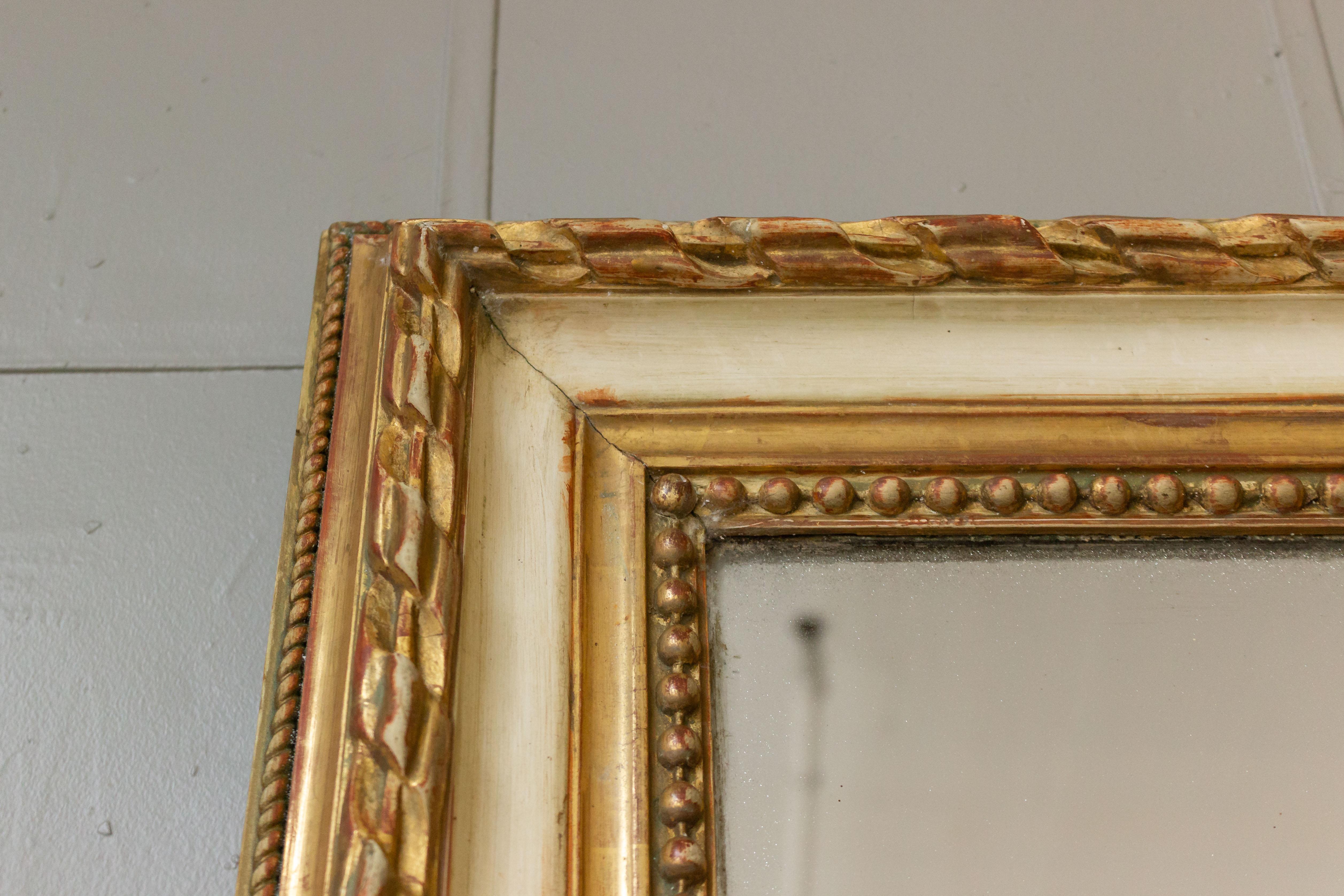 Napoléon III Grand miroir rectangulaire français du 19ème siècle avec cadre doré et blanc