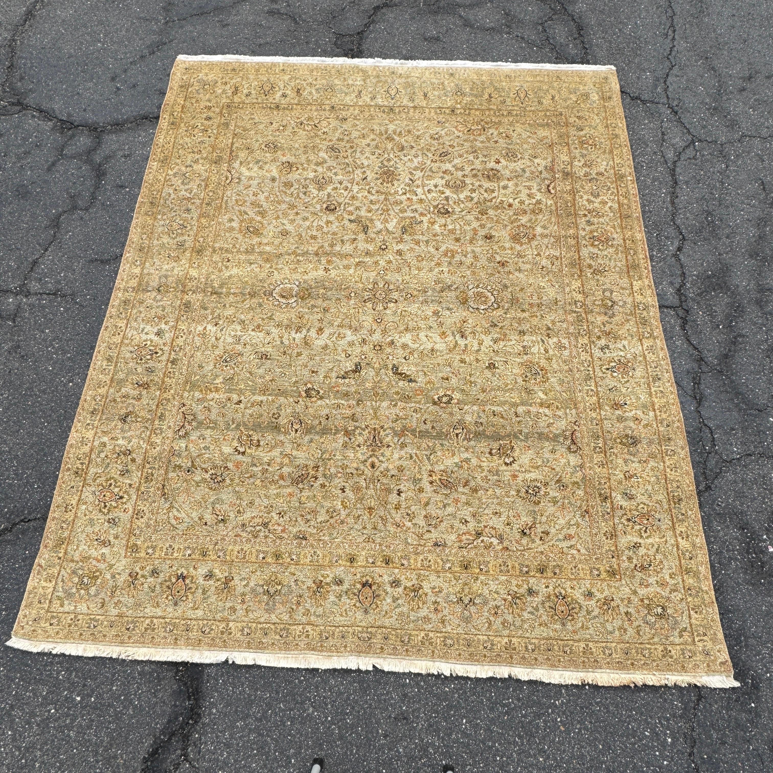 Gran Alfombra Rectangular Persa Tabriz de Lana 7'10 por 9'10 Pies en venta 3