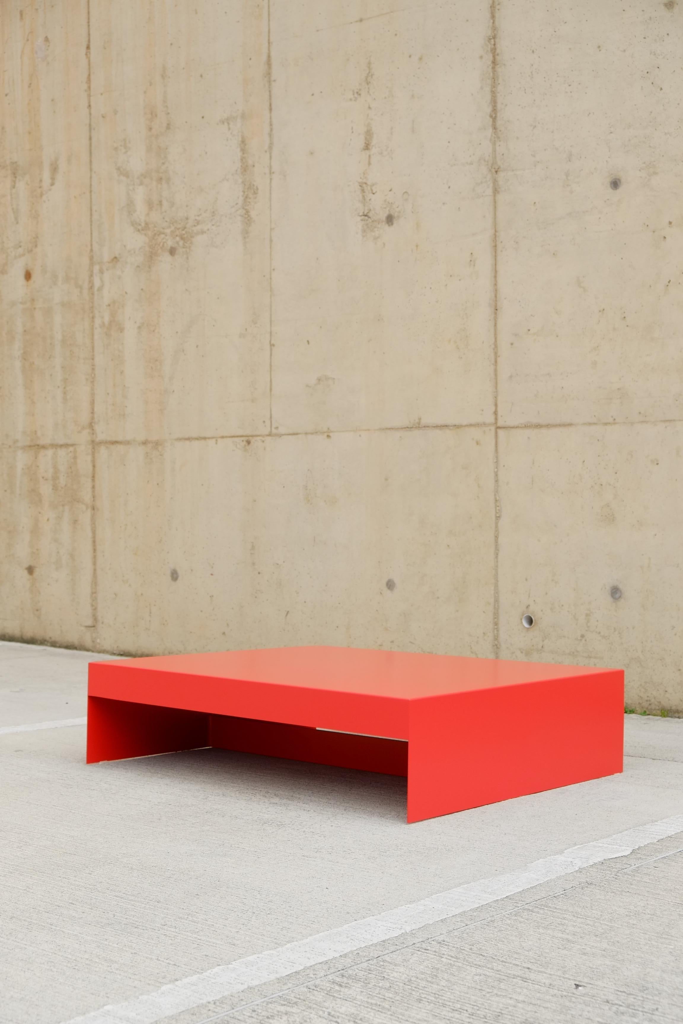 Mesa de centro rectangular grande de aluminio rojo de una sola forma - Personalizable Recubrimiento de polvo en venta