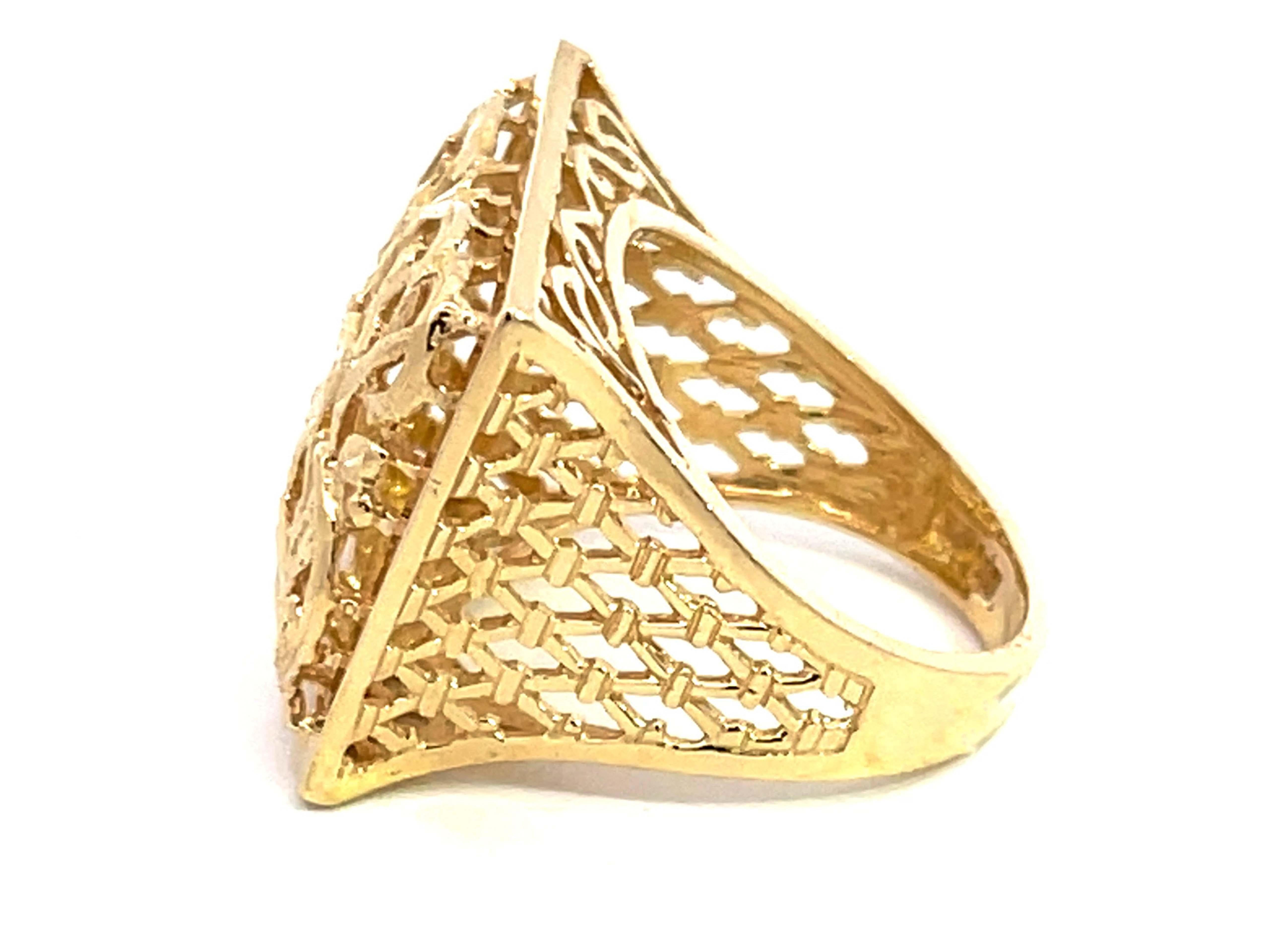 Large Rectangular Scroll Cutout Ring in 14k Yellow Gold In Excellent Condition For Sale In Honolulu, HI