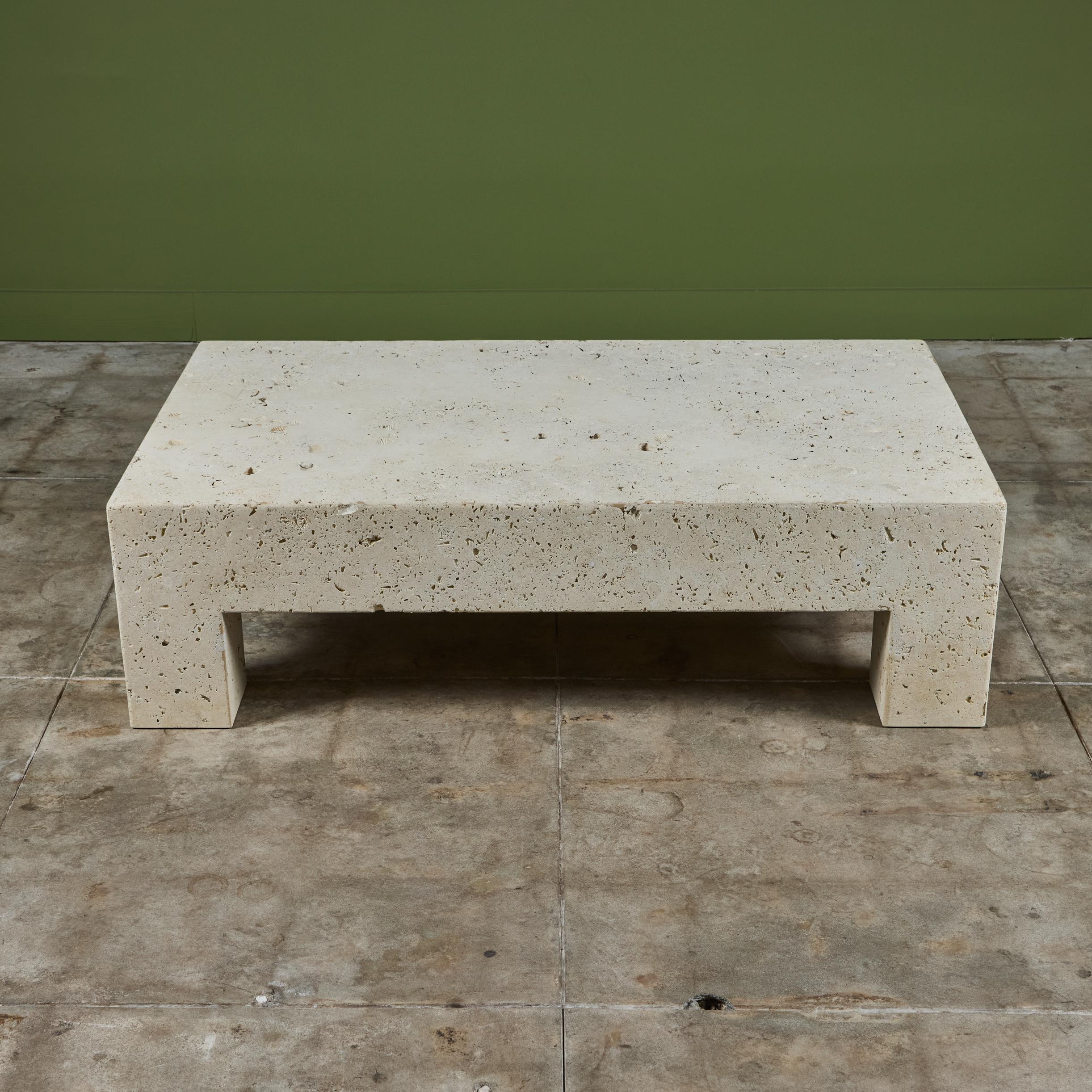 Grande table basse rectangulaire Texas Cordova Shellstone en vente 3