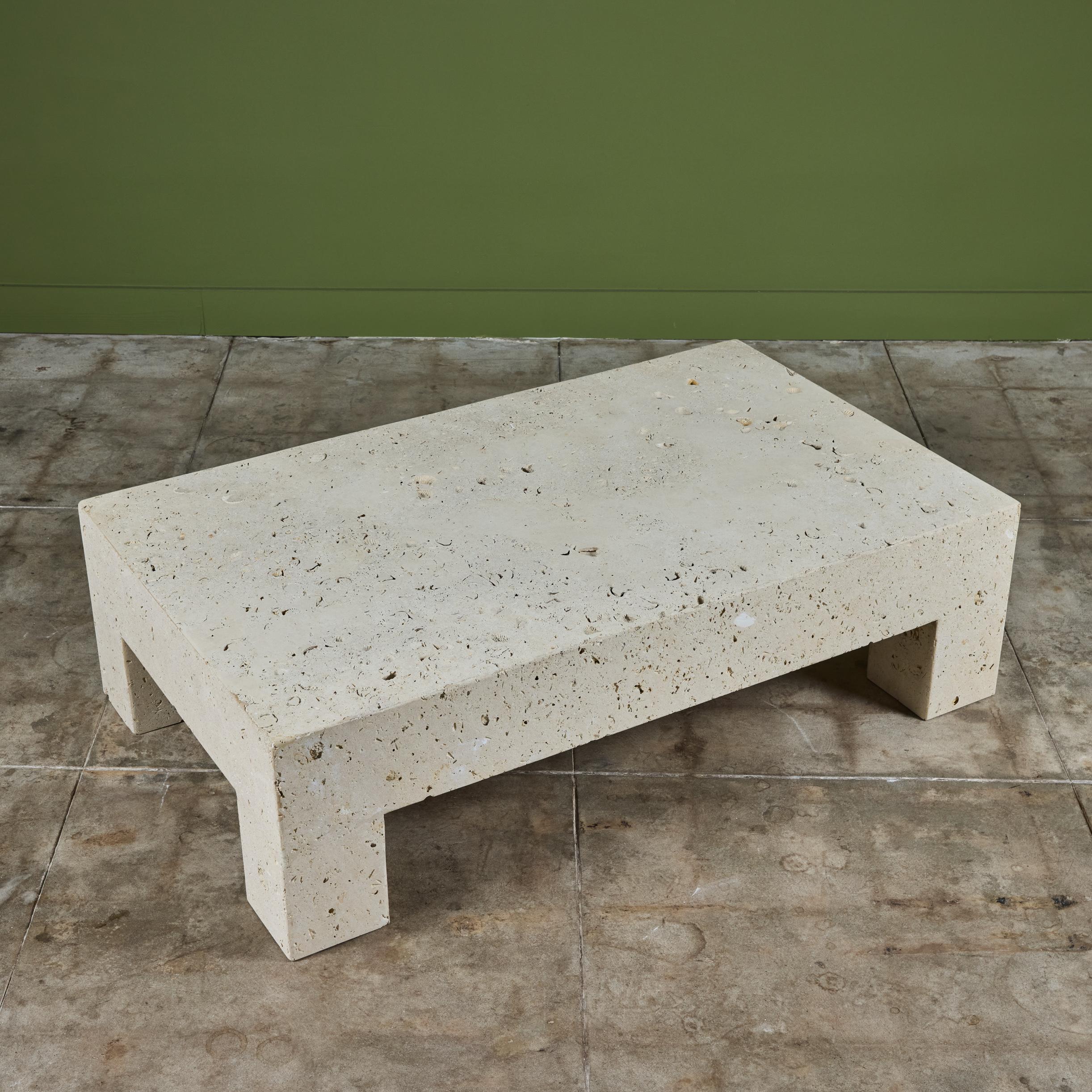 Grande table basse rectangulaire Texas Cordova Shellstone en vente 4