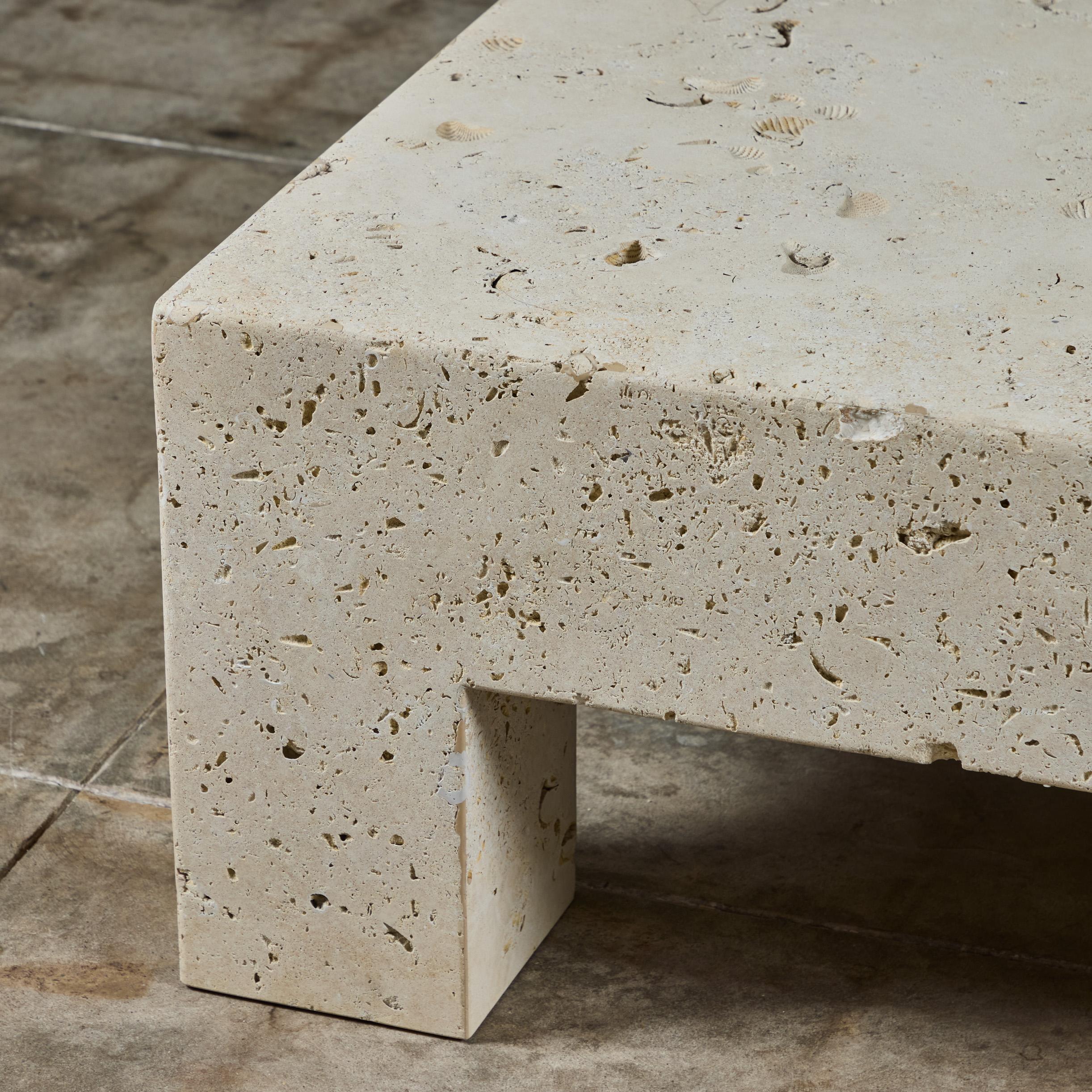 Grande table basse rectangulaire Texas Cordova Shellstone en vente 6