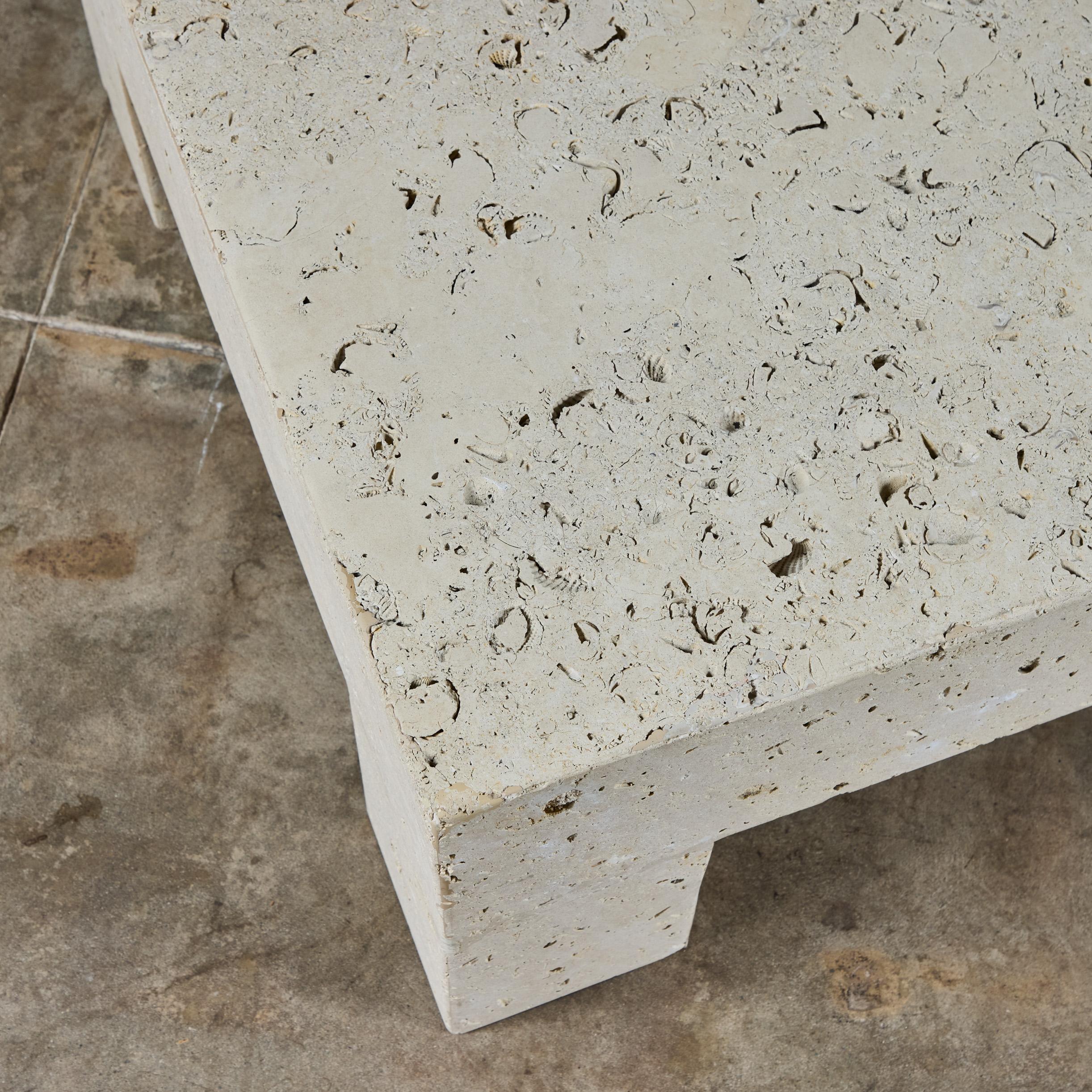 Grande table basse rectangulaire Texas Cordova Shellstone en vente 7