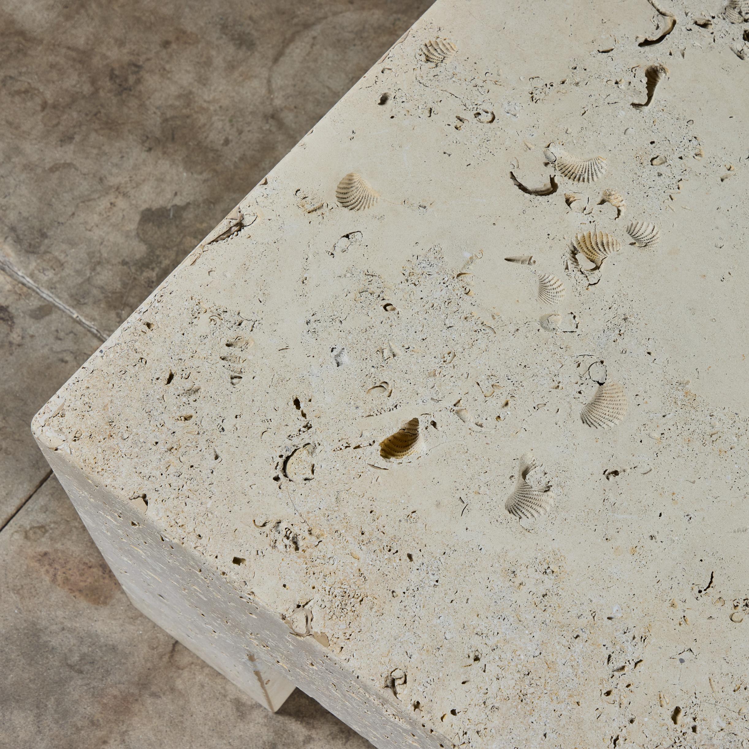 Grande table basse rectangulaire Texas Cordova Shellstone en vente 9