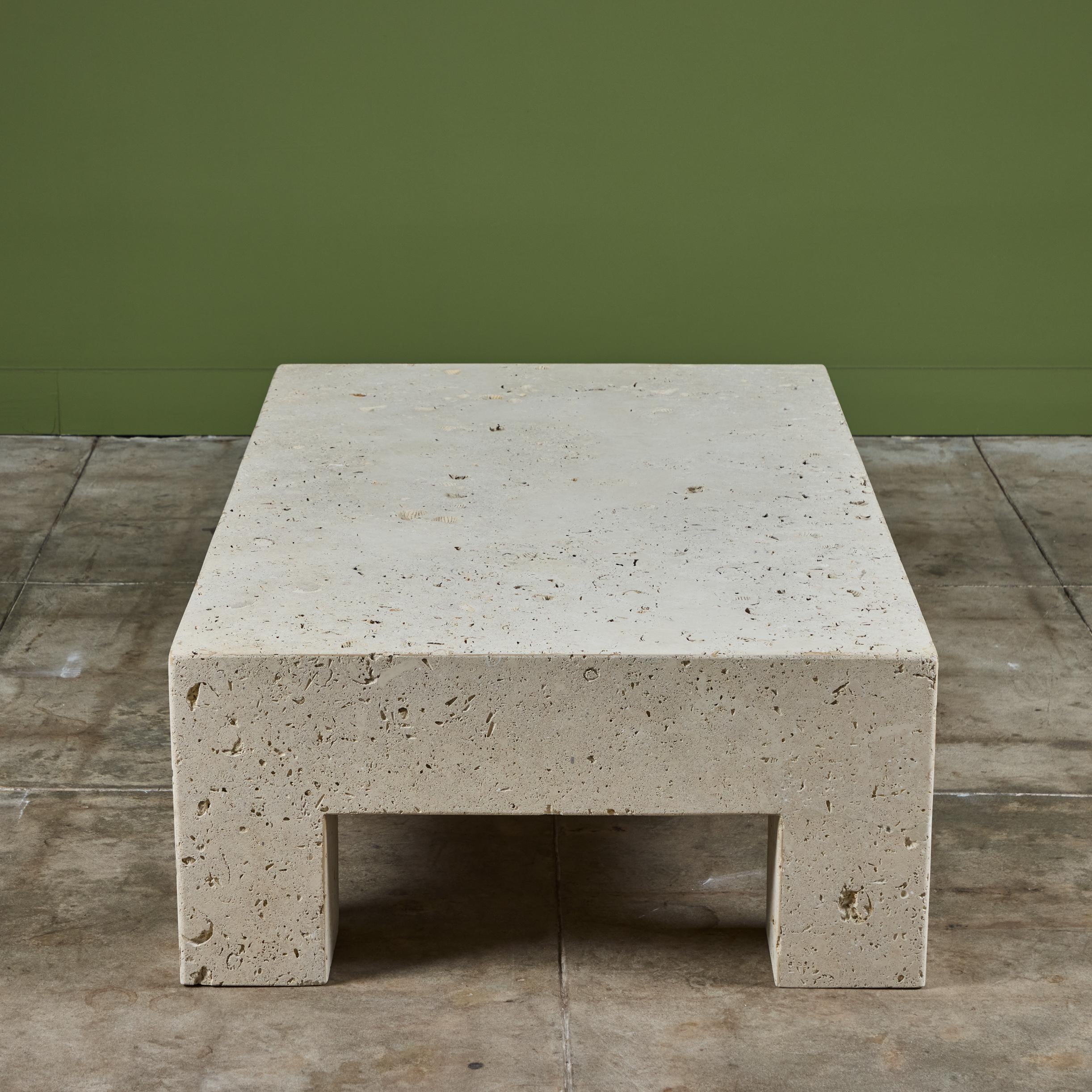 Grande table basse rectangulaire Texas Cordova Shellstone en vente 2