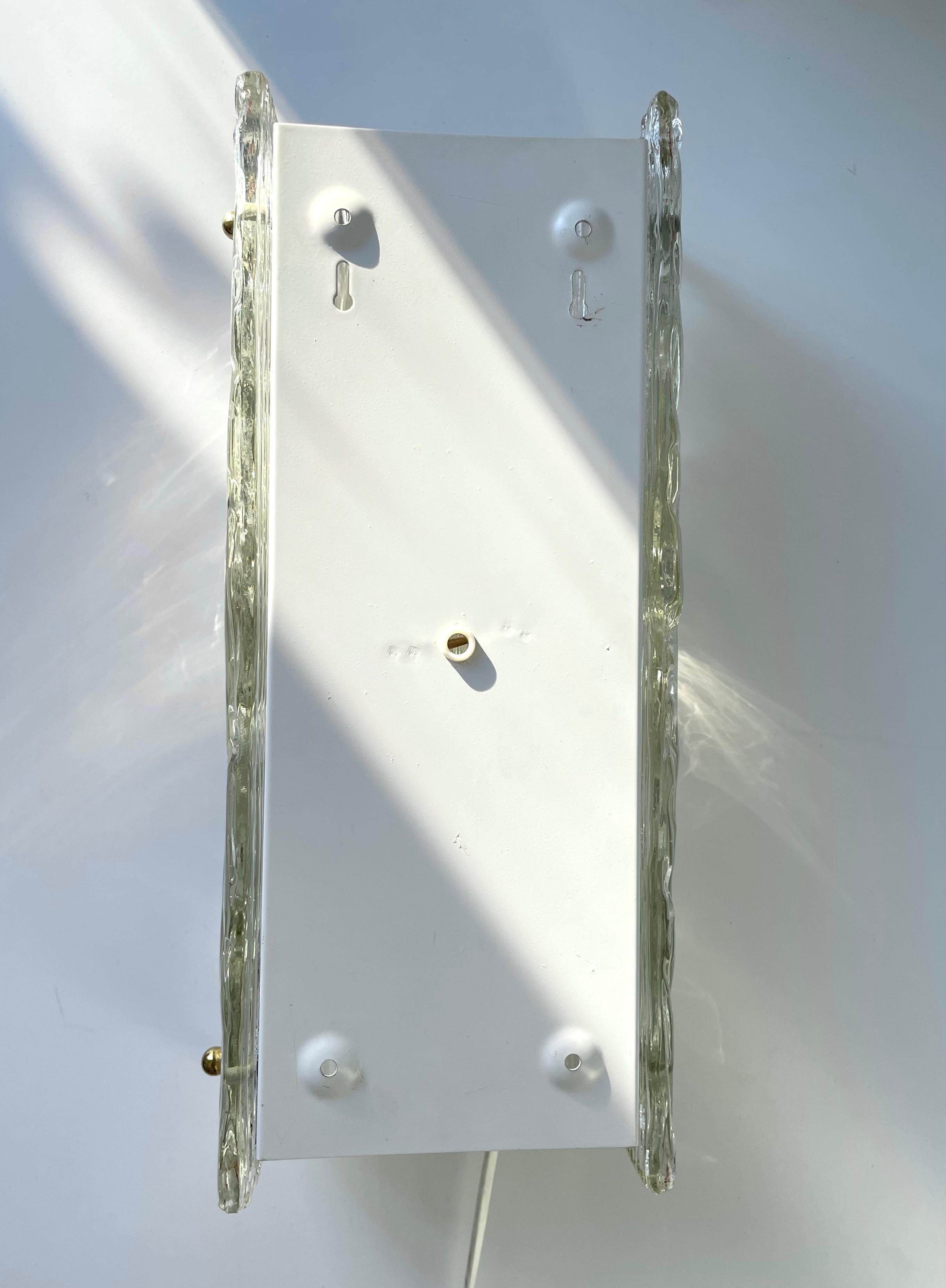 Lámpara de pared grande de cristal artístico con textura de los años 50 en venta 3