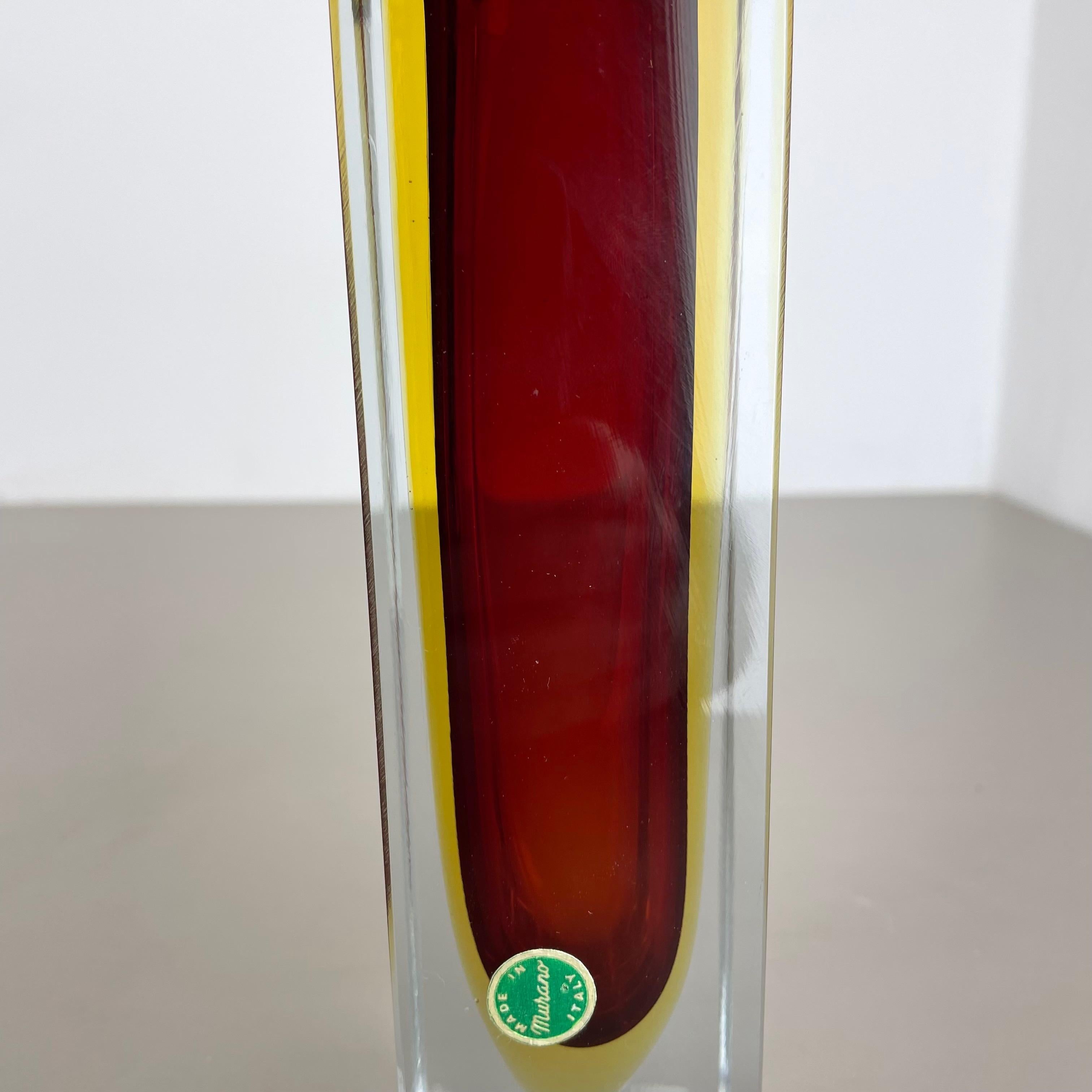 große rote 21cm Muranoglas-Sommerso-Würfelvase Flavio Poli Attr., Italien, 1970 (20. Jahrhundert) im Angebot
