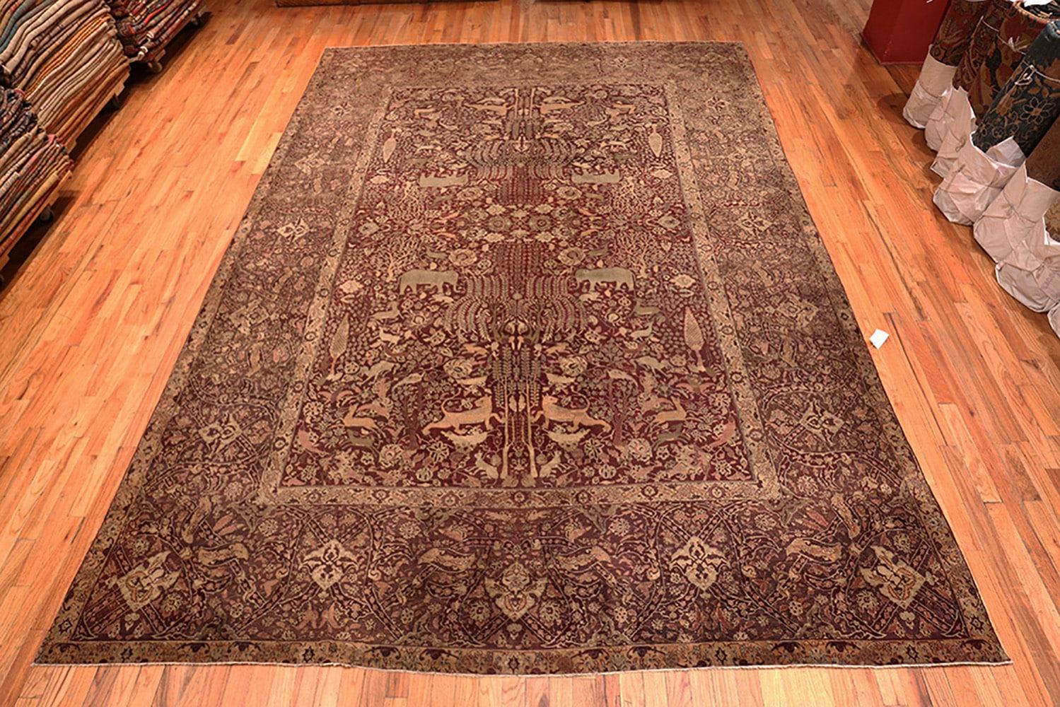 Antique Indian Agra Rug. Size: 11 ft 6 in x 16 ft 9 in For Sale 5