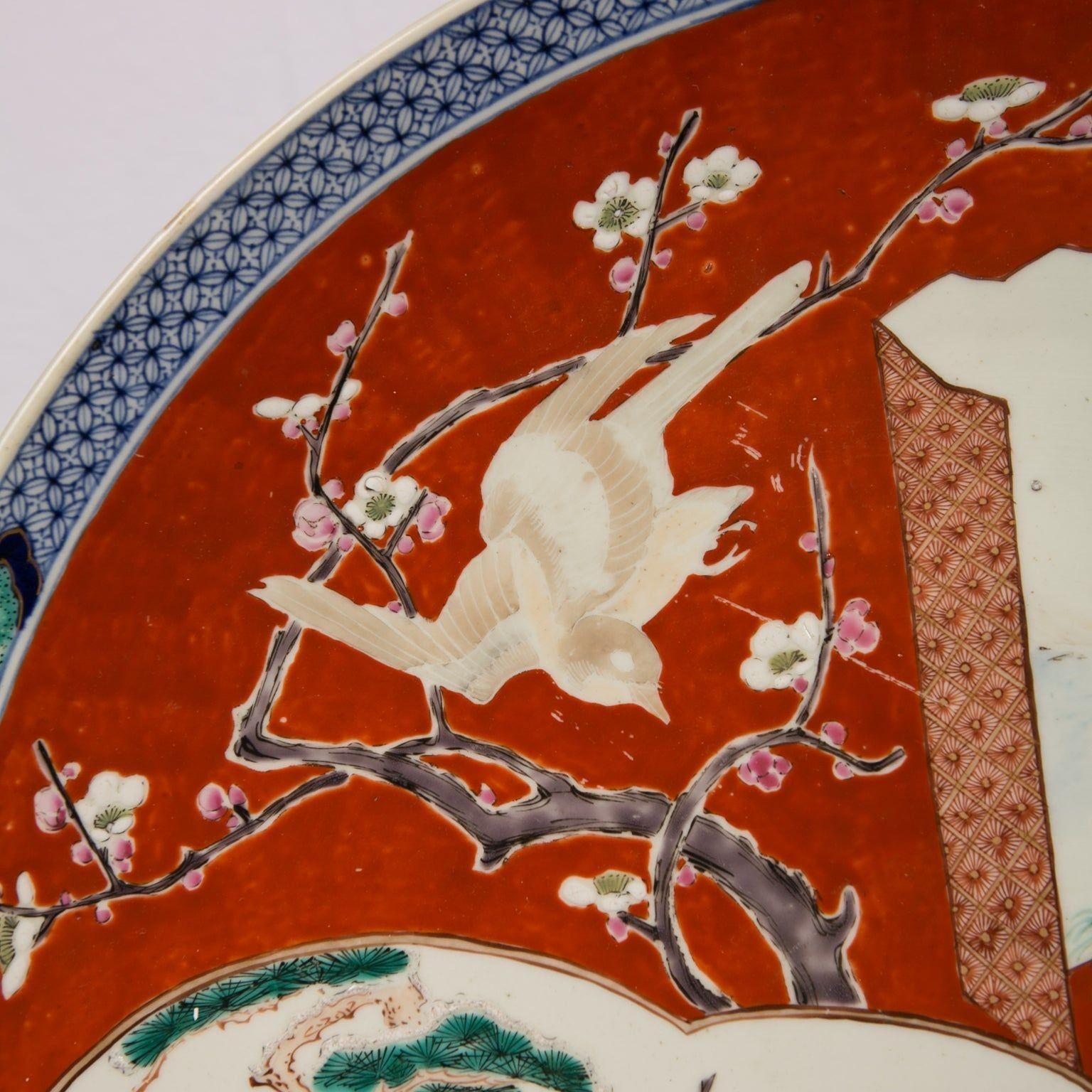 Große große rote antike japanische niedrige Schale, handbemalte Kinder beim Spielen, um 1885 (Japonismus) im Angebot