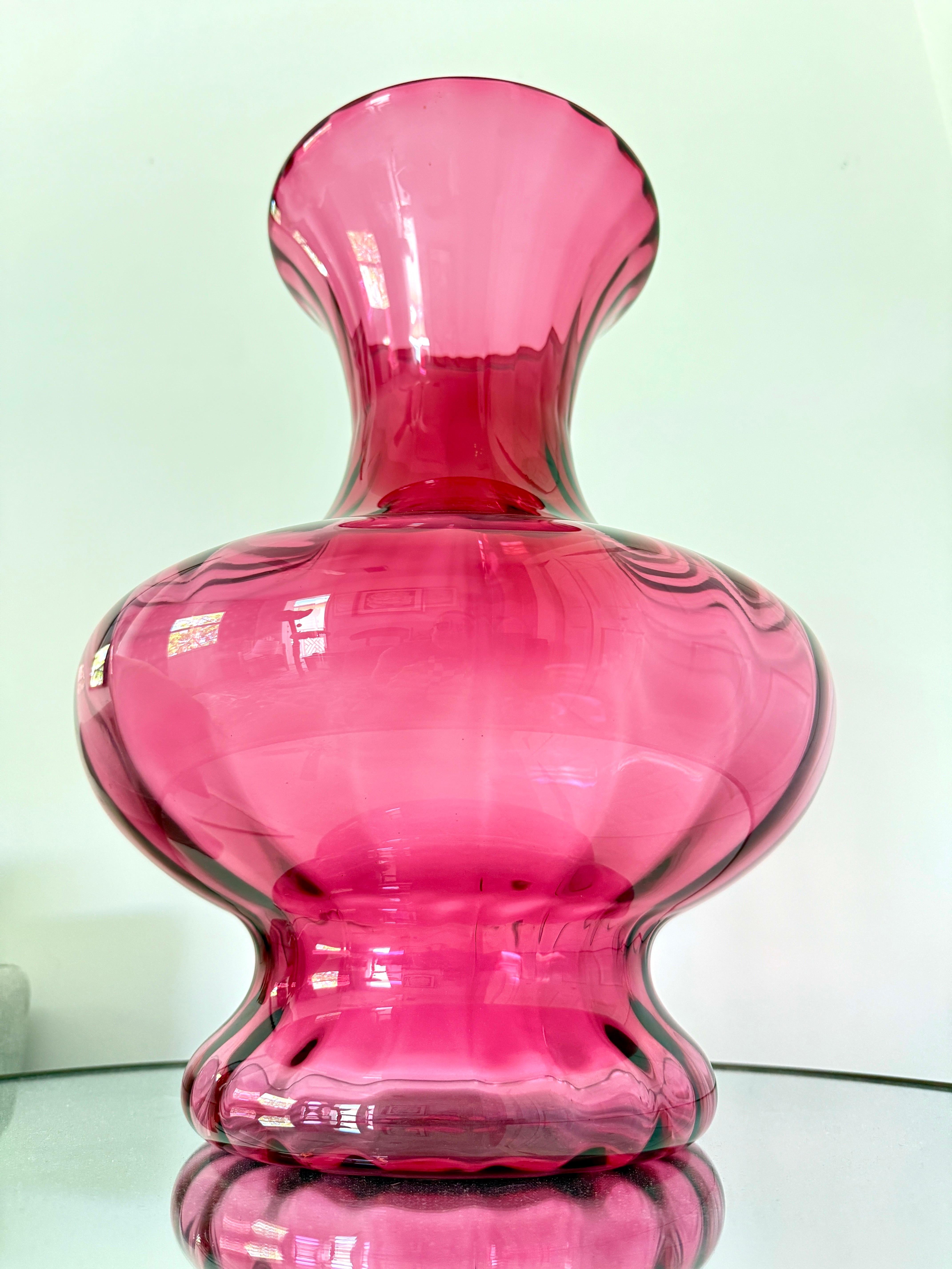 Large Red Blown Glass Vase with Fluted Details In Good Condition For Sale In Fort Lauderdale, FL