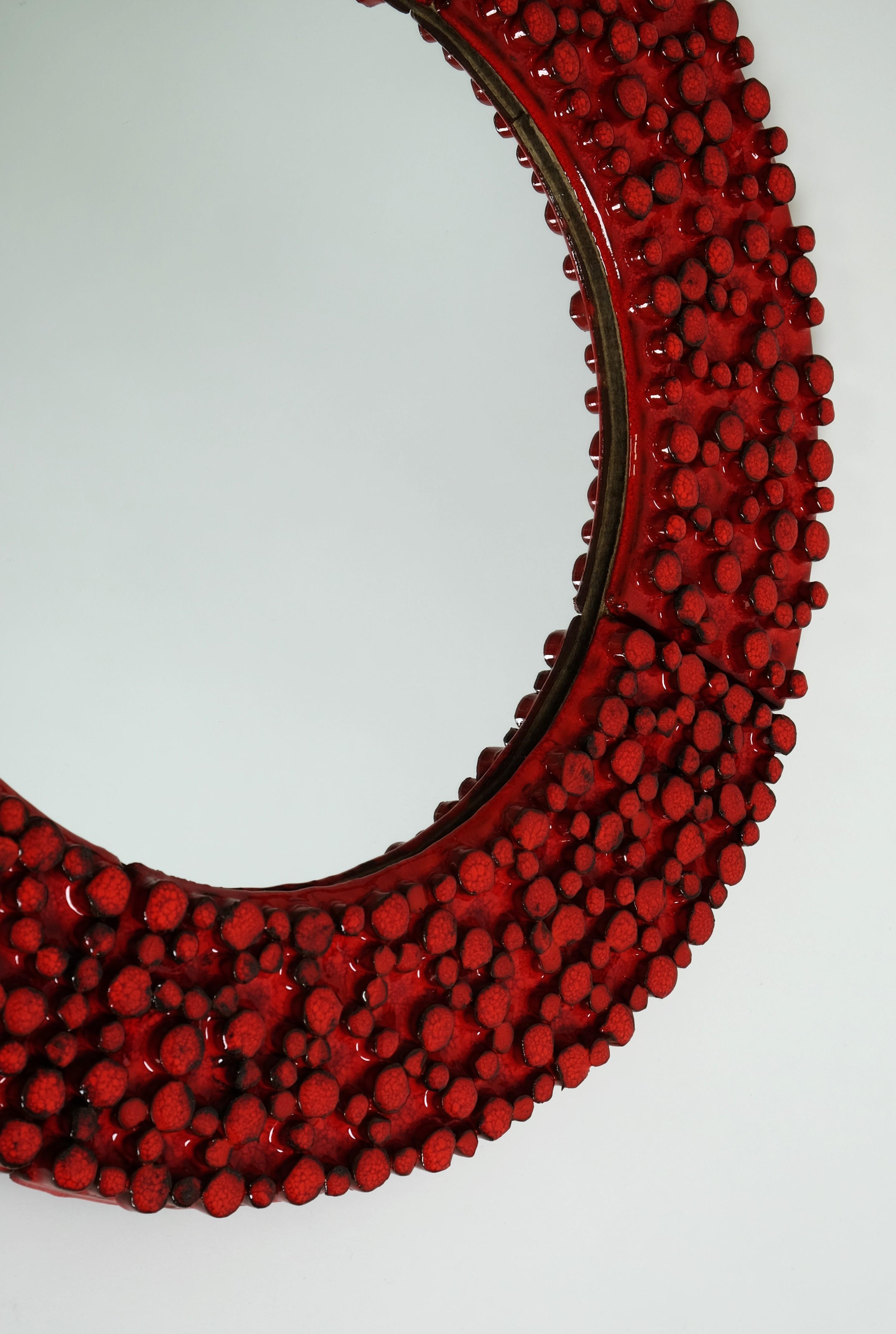 Grande specchio in ceramica rossa di Oswald Tieberghien, Belgio, anni '70 in vendita 10