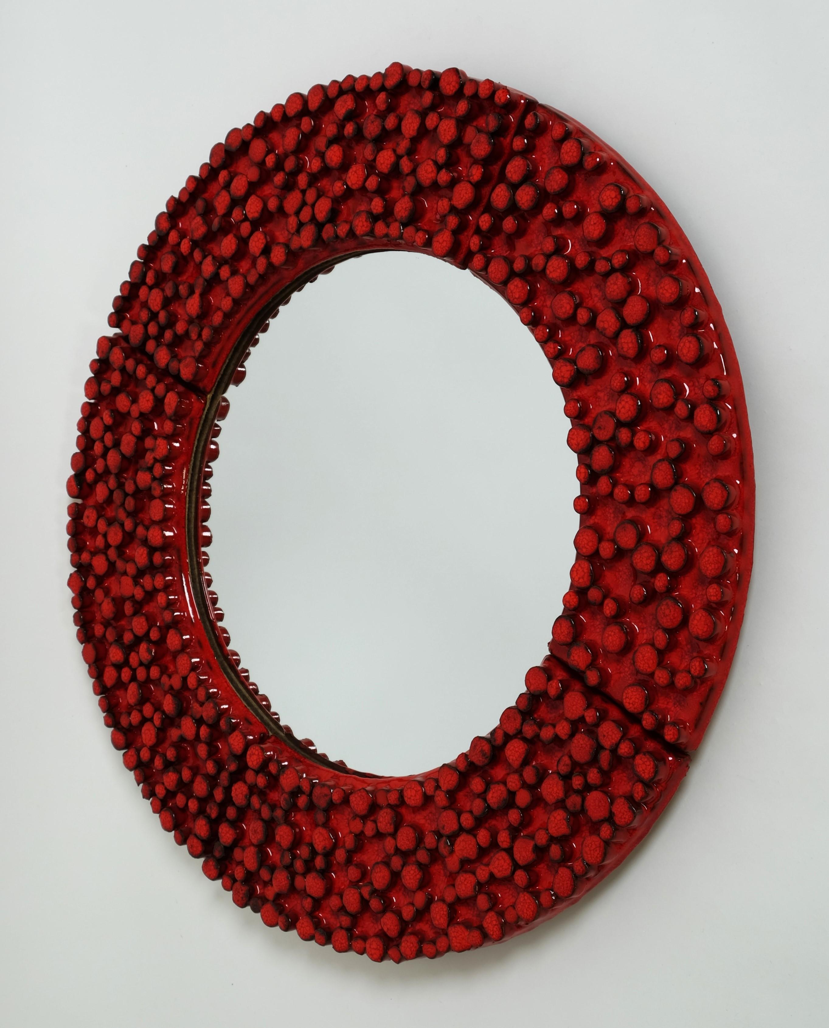 Mid-Century moderno Grande specchio in ceramica rossa di Oswald Tieberghien, Belgio, anni '70 in vendita