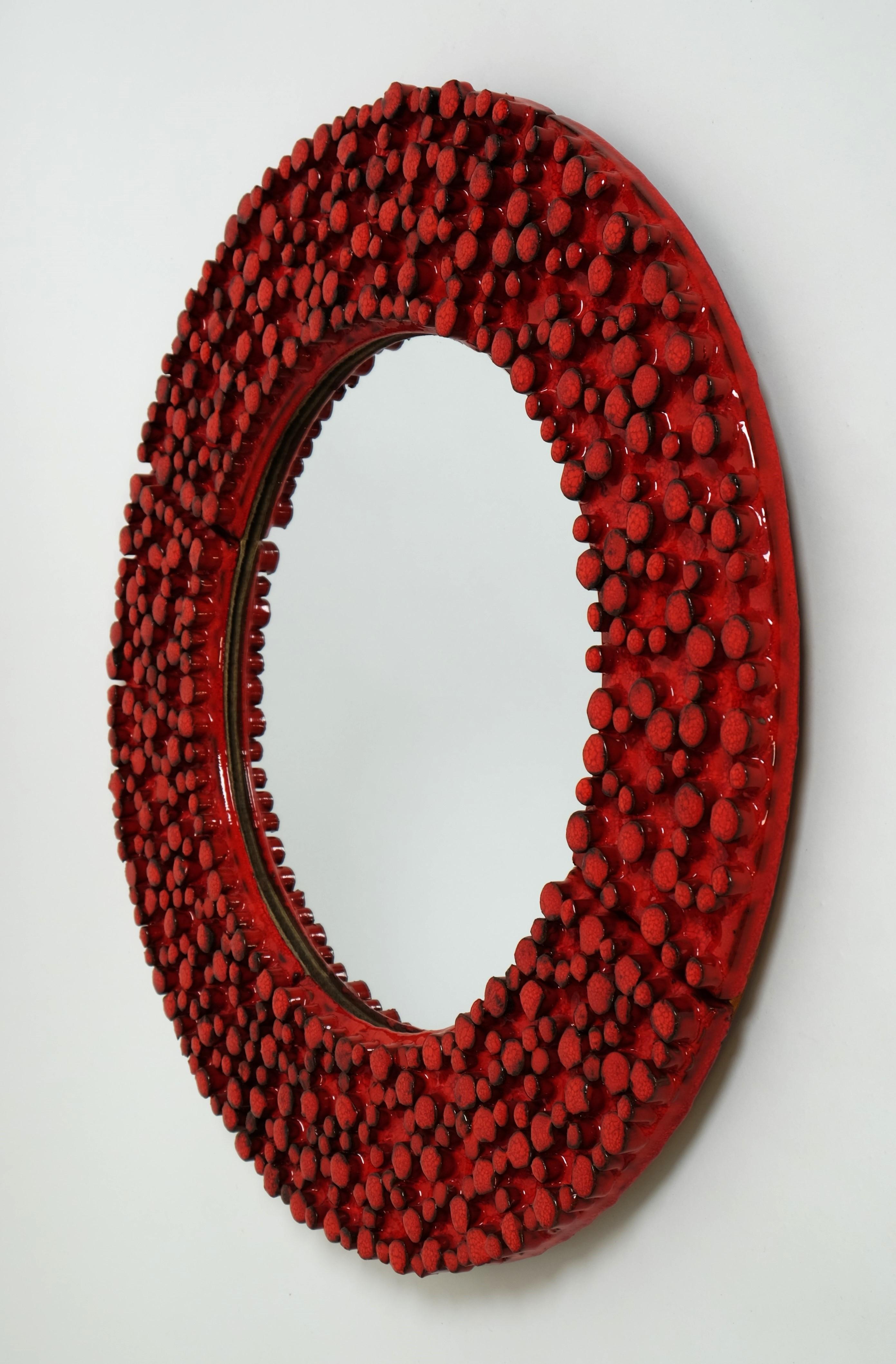 Belga Grande specchio in ceramica rossa di Oswald Tieberghien, Belgio, anni '70 in vendita