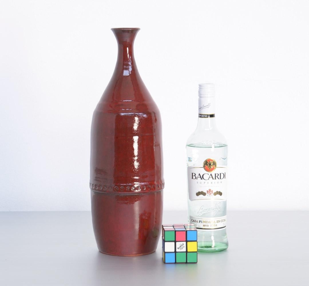 Mid-Century Modern Grand vase en céramique rouge de Leon Goossens