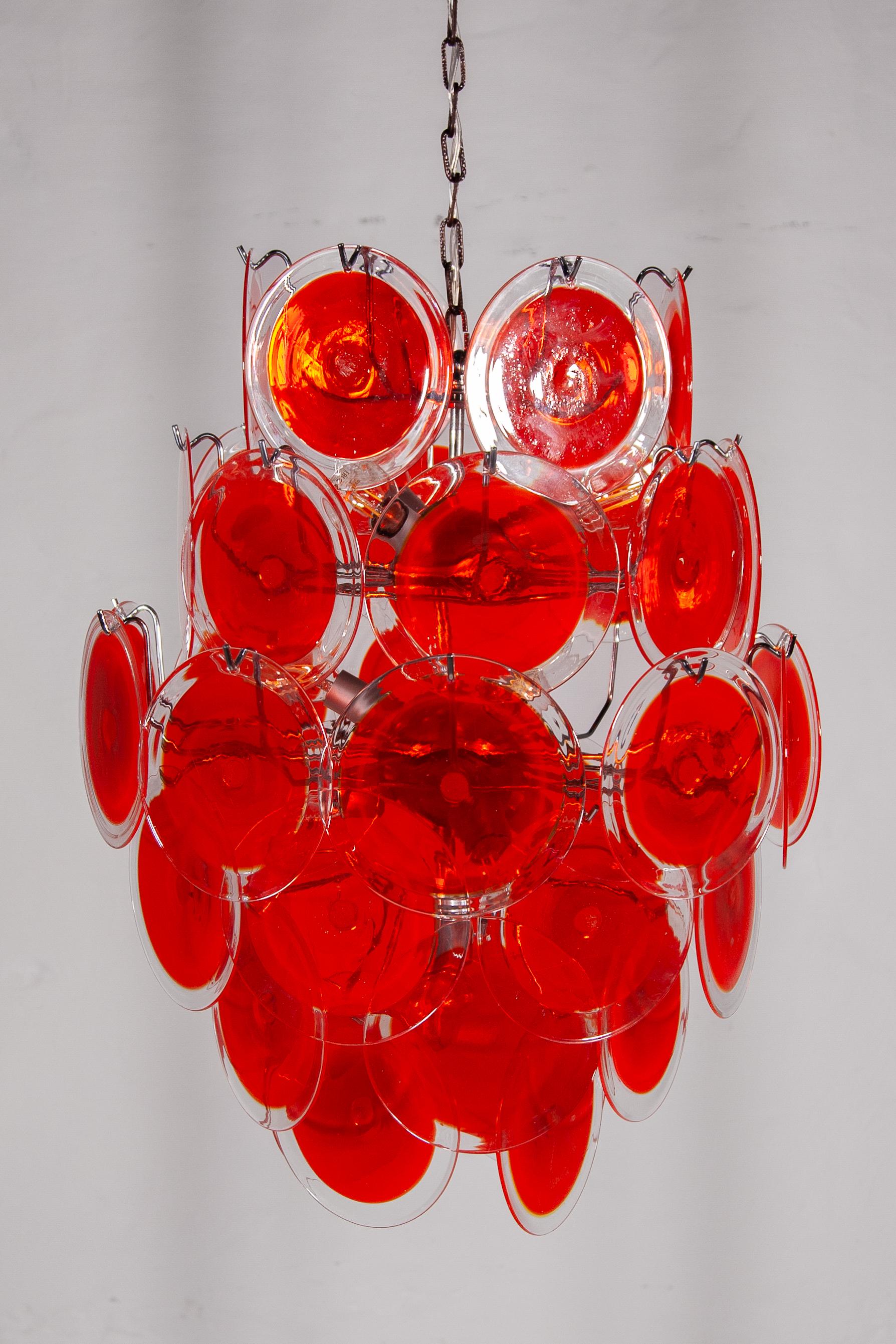 Large RED Disk Hand Blown Vistosi 1960s Chandelier, Italy in vendita 4