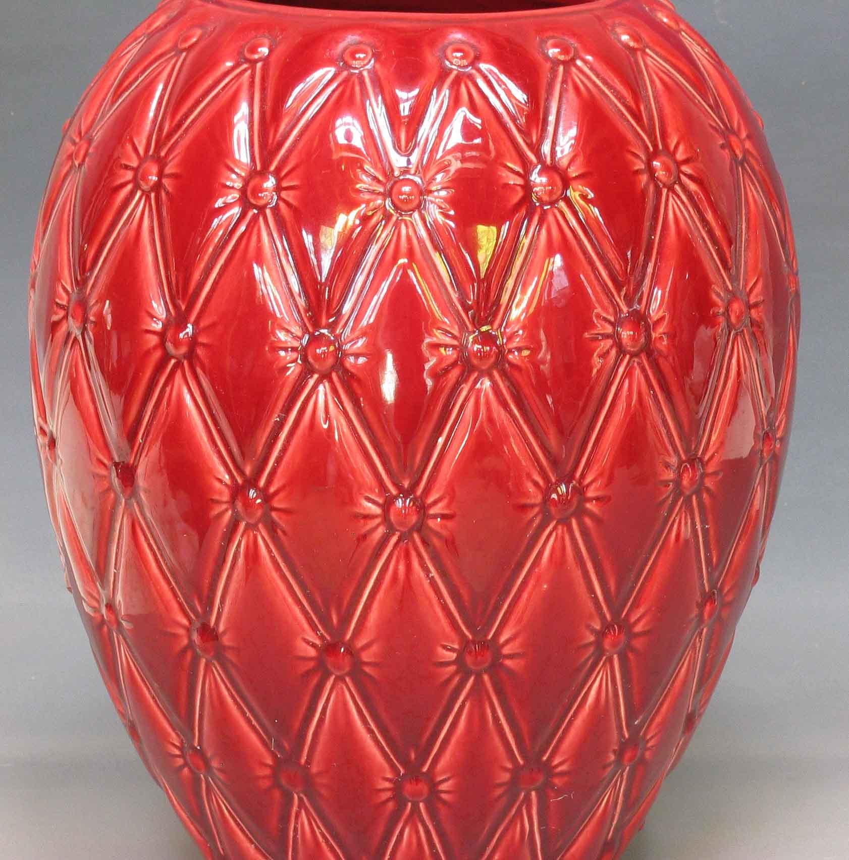 Große rot glasierte Art Studio-Keramik-Vase (Belgisch) im Angebot