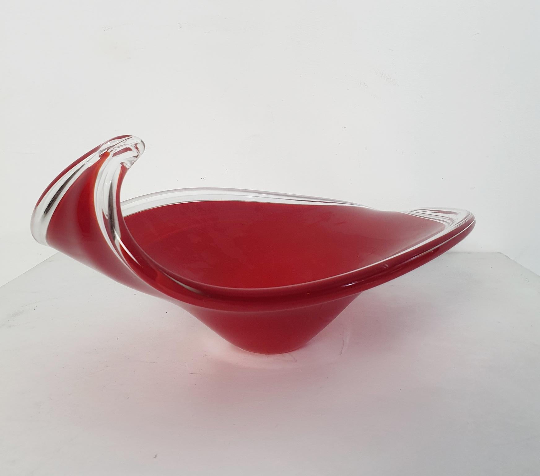 Moderne Grand bol rouge en verre de Murano fait main, Italie en vente
