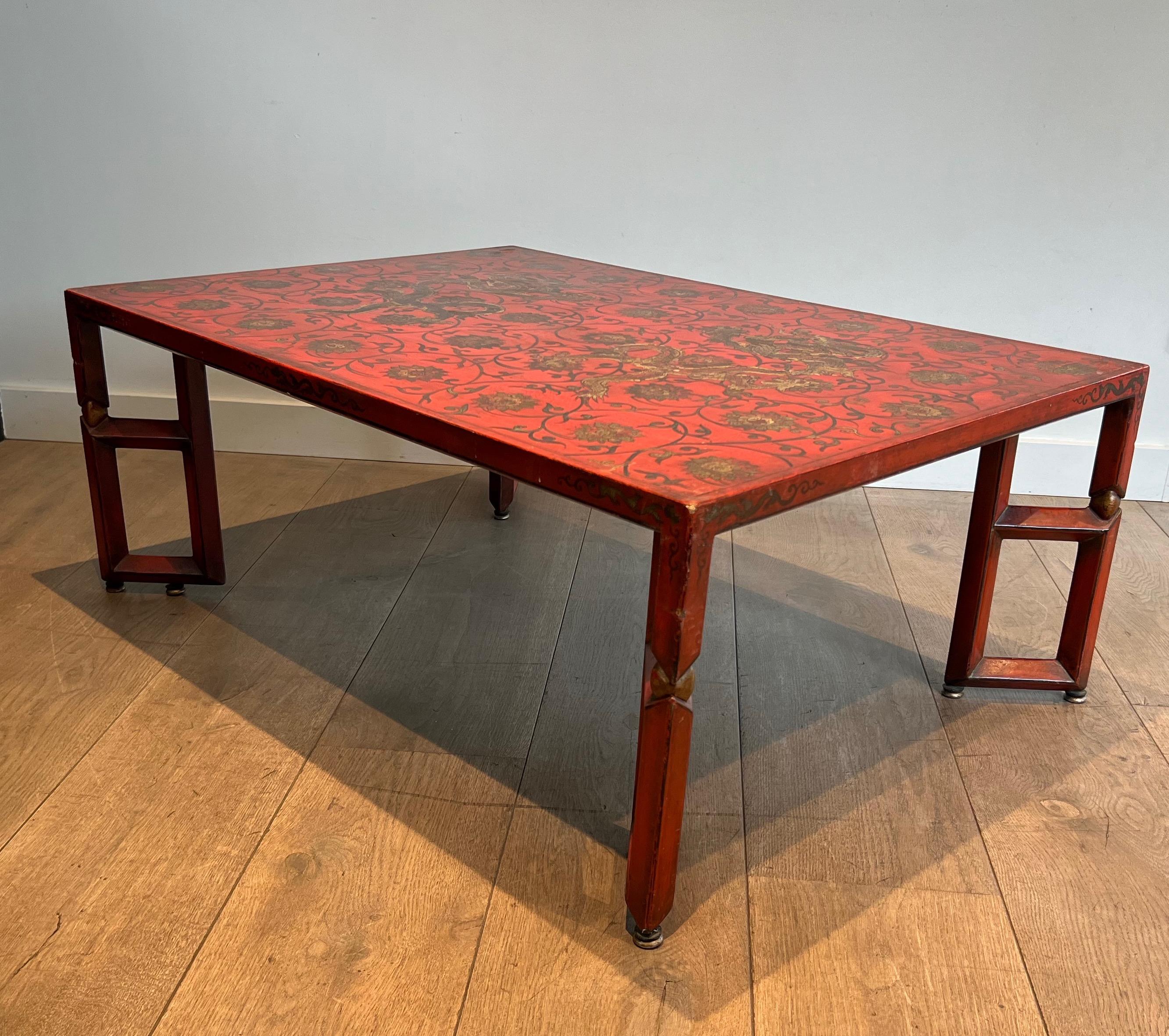 Large Red Lacquered Coffee Table with Gold Chinese Decorations For Sale 6