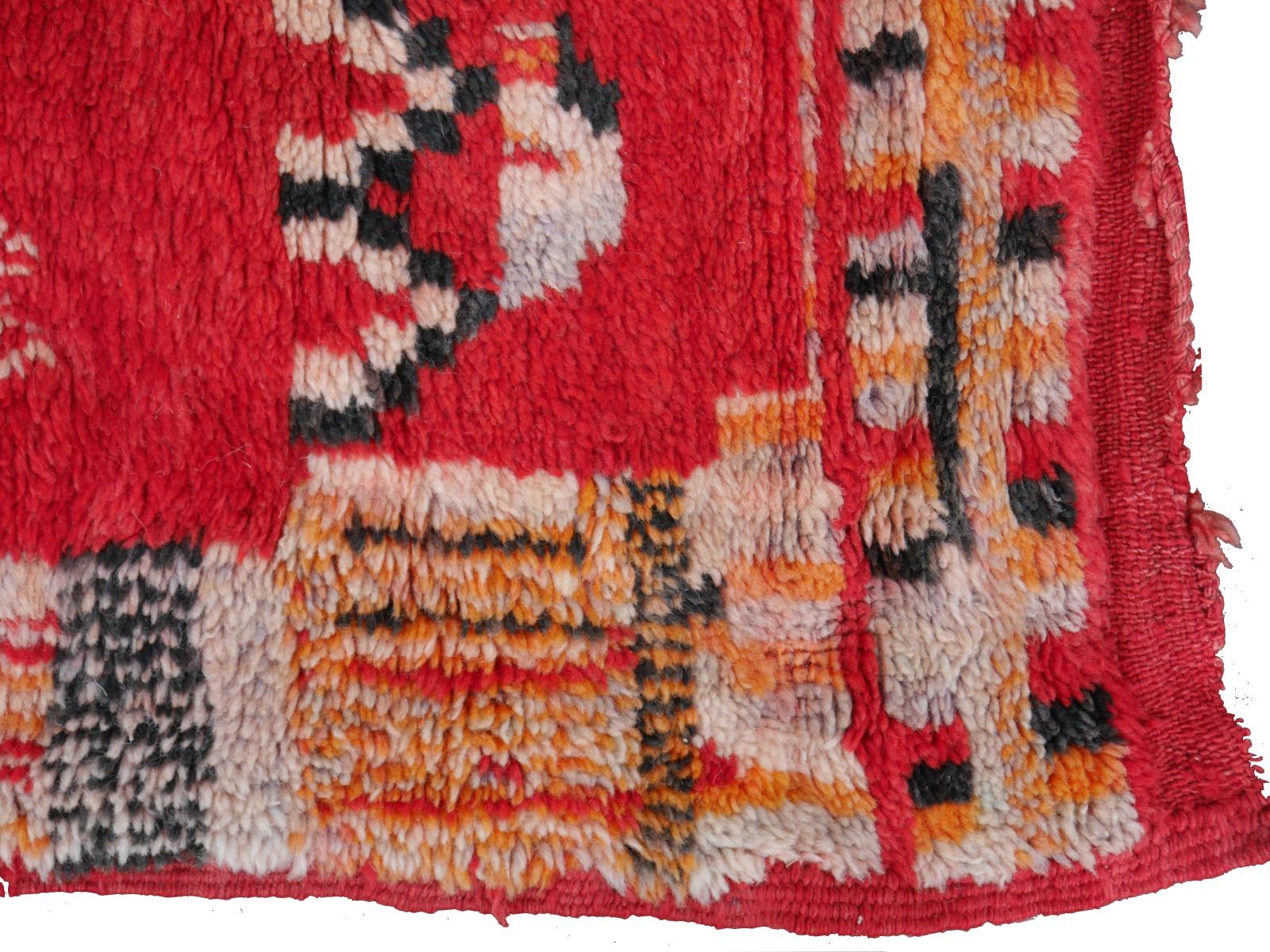 Großer roter marokkanischer Vintage-Teppich im nordafrikanischen Stammesmuster aus der Djoharian-Kollektion im Angebot 6