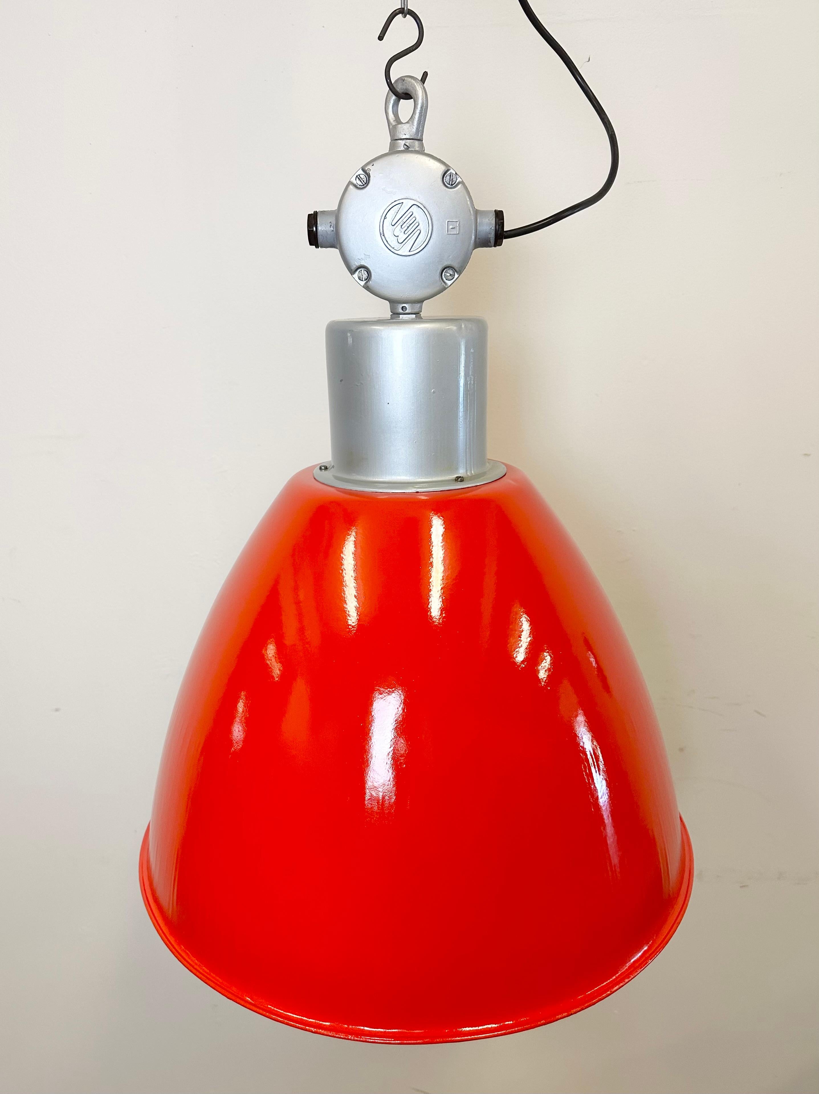 Large Red Painted Industrial Factory Lamp from Elektrosvit, 1960s For Sale 1