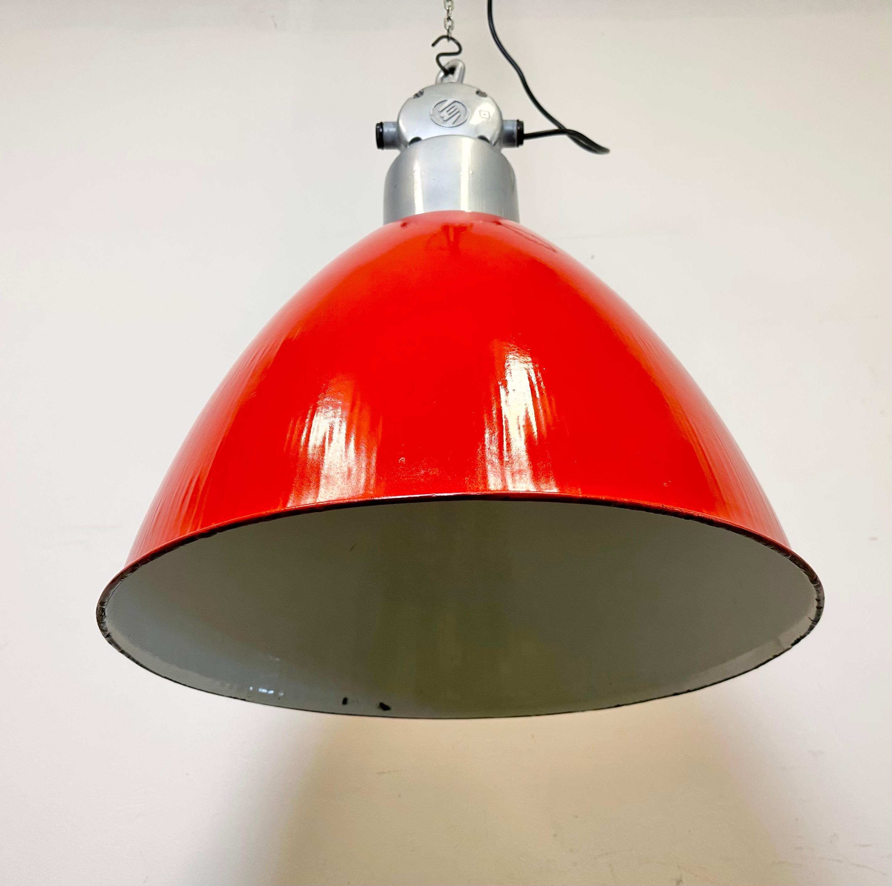 Large Red Painted Industrial Factory Lamp from Elektrosvit, 1960s For Sale 2