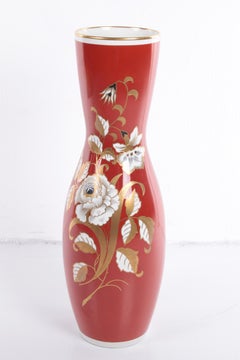 Très grand vase en porcelaine rouge avec fleurs dorées VEB Wallendorfer 1960
