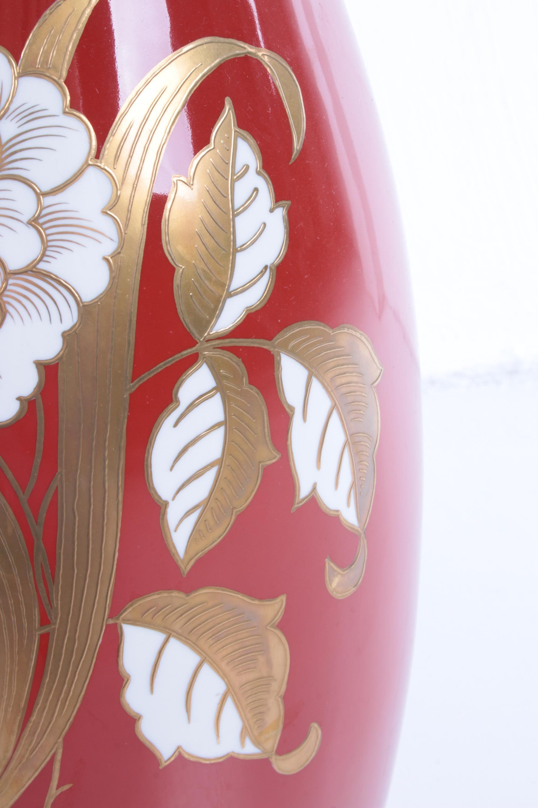 Mid-20th Century Very Large Red Porcelain Vase with Golden Flowers VEB Wallendorfer 1960 For Sale