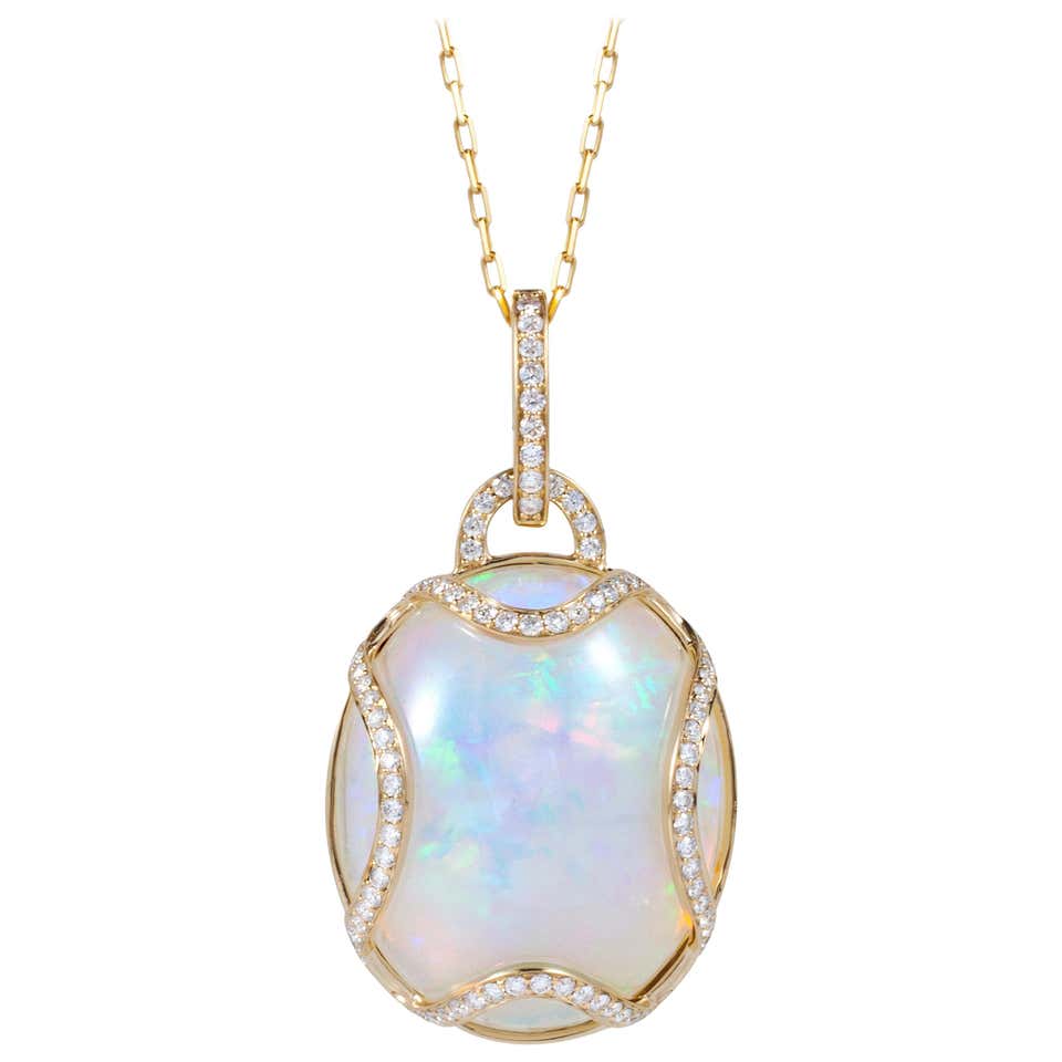 Rich Opal and Diamond Pendant For Sale at 1stDibs