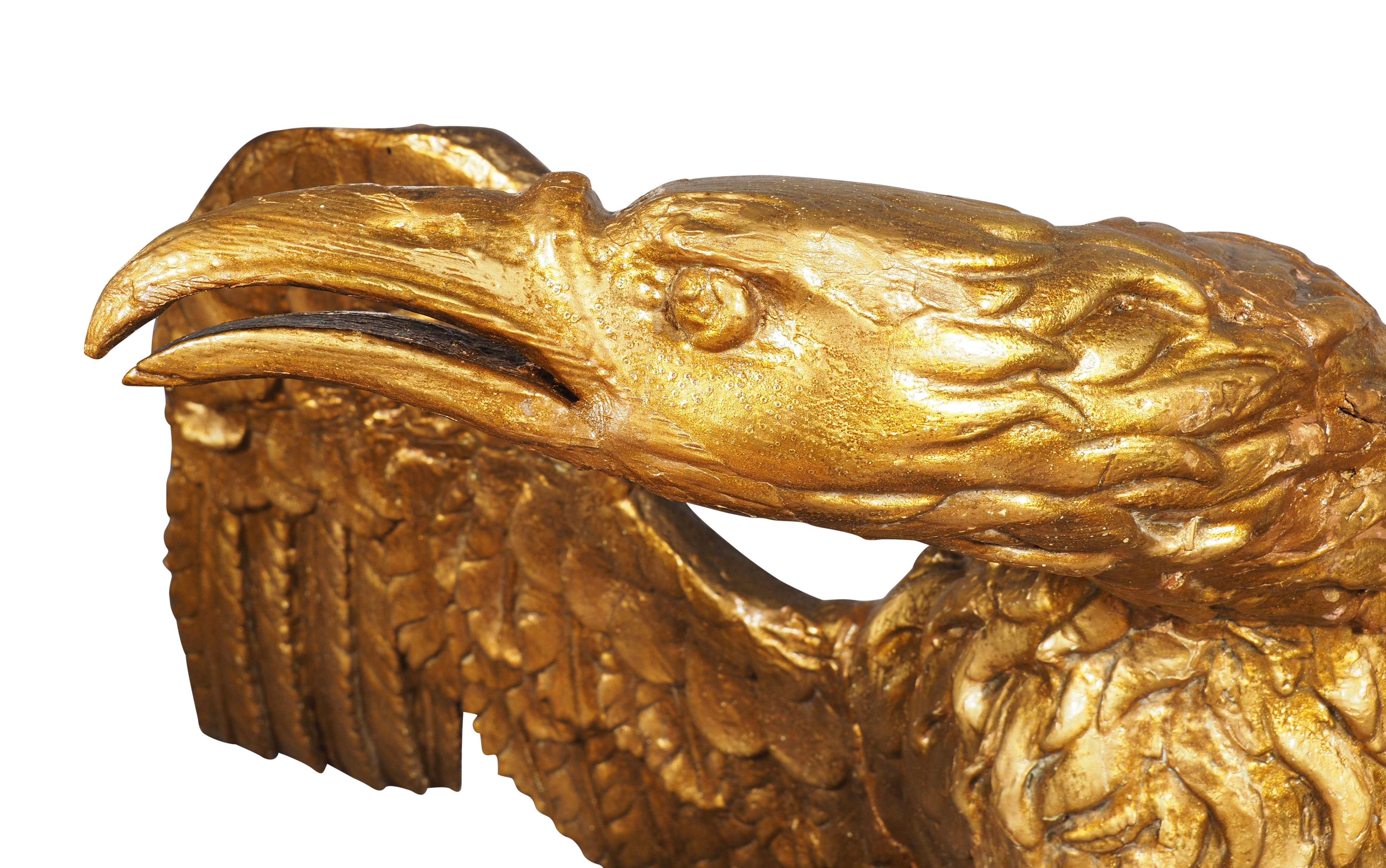 Grande aquila Regency in legno dorato in vendita 6