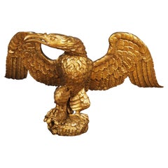 Águila grande de madera dorada de la Regencia