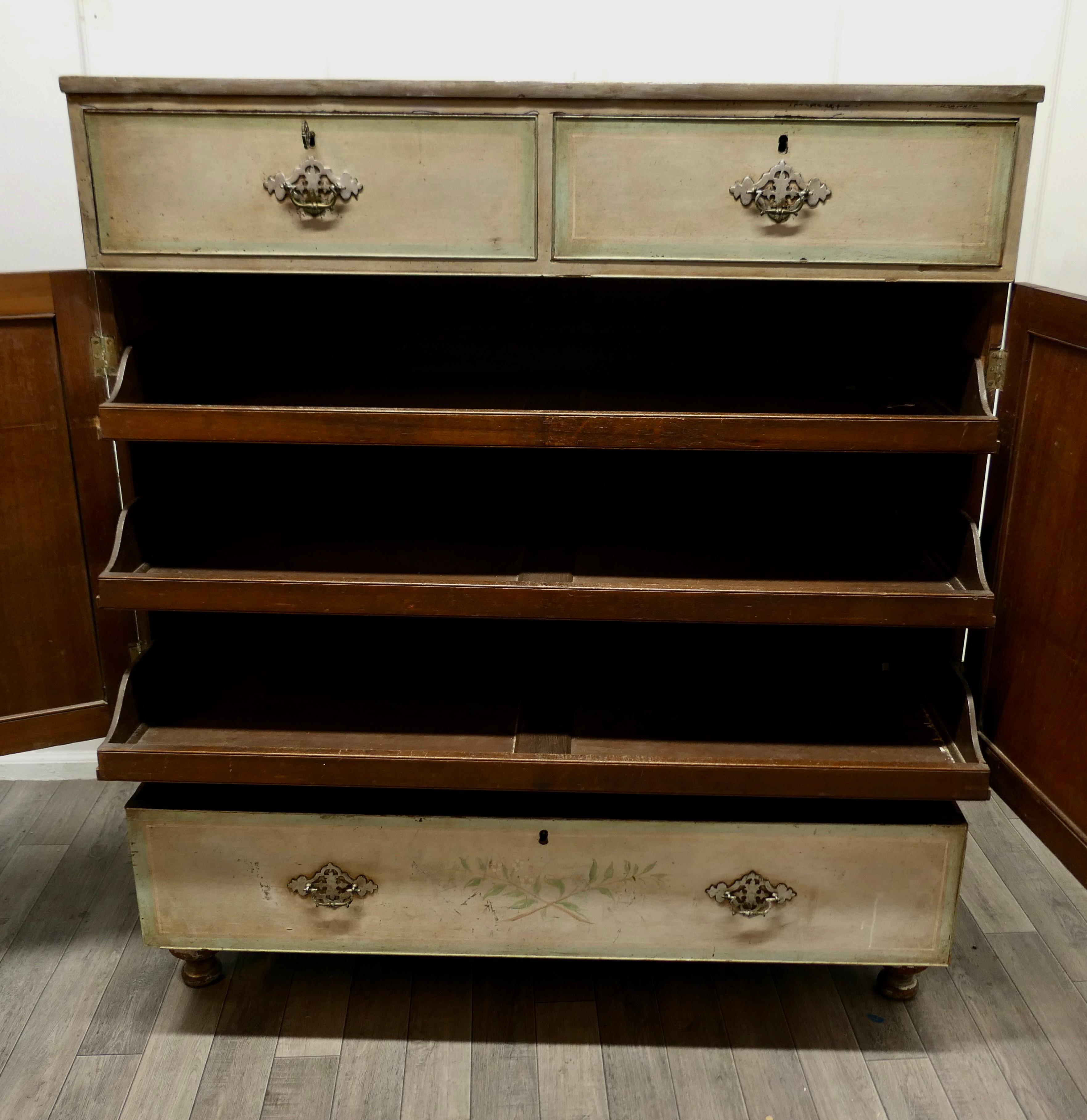 Grande armoire presse Regency peinte à la main  en vente 7