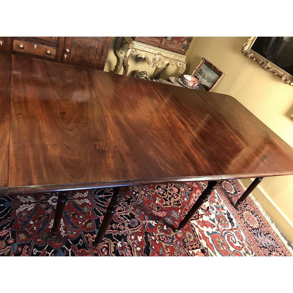 Large Regency Period Mahogany Dining Table In Good Condition For Sale In Lymington, GB